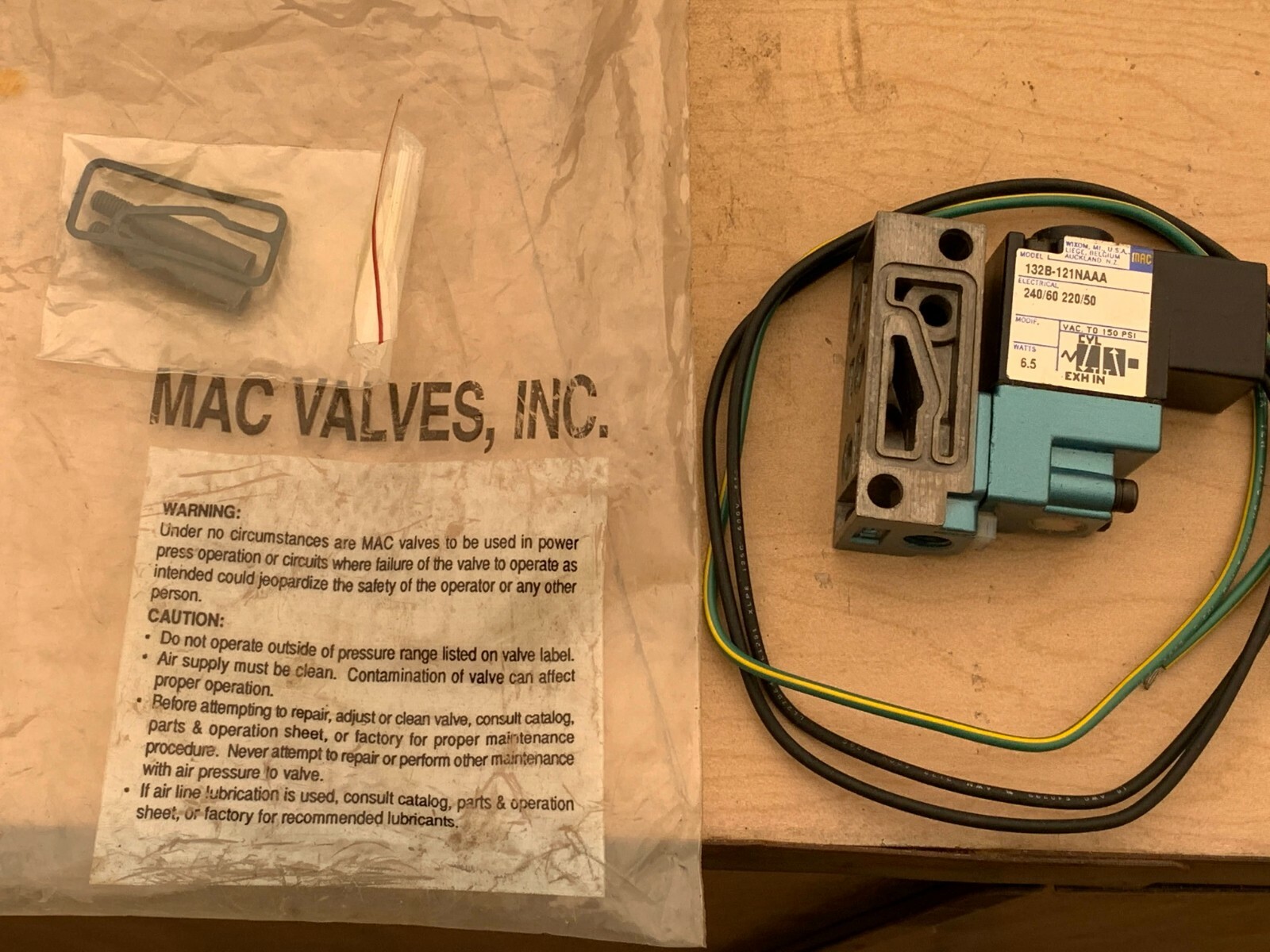 MAC Solenoid Valve 240/60 220/50 6.5w P/N 132B-121NAAA