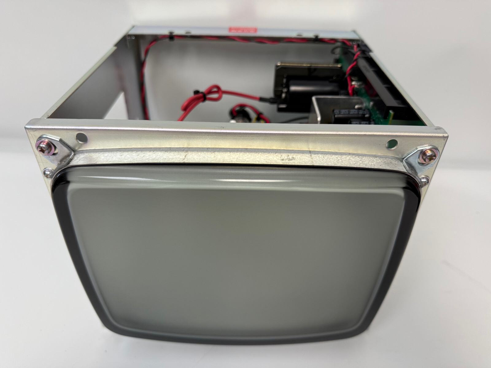 FANUC A61L-0001-0093 CRT UNIT 9″ HIGH RESOLUTION CRT DISPLAY MODULE D9MM-11B