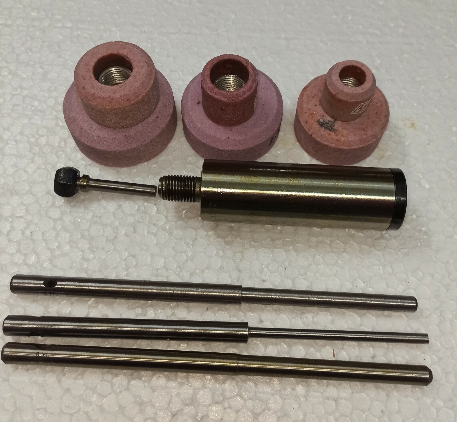 VALVE SEAT GRINDER STONE HOLDER BLACK&DEKR + STAR DRIVE WITH 3 PILOTS & 6 STONES