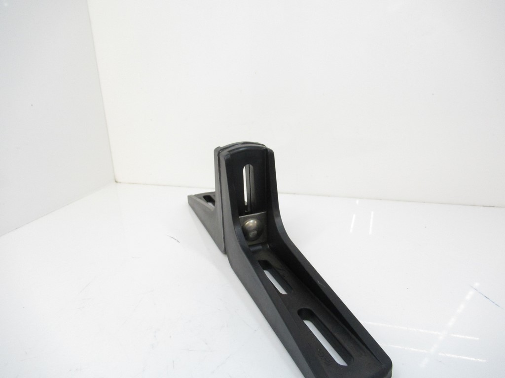 Valu Guide VG-245-JJ-BK-MC Plastic L Bracket