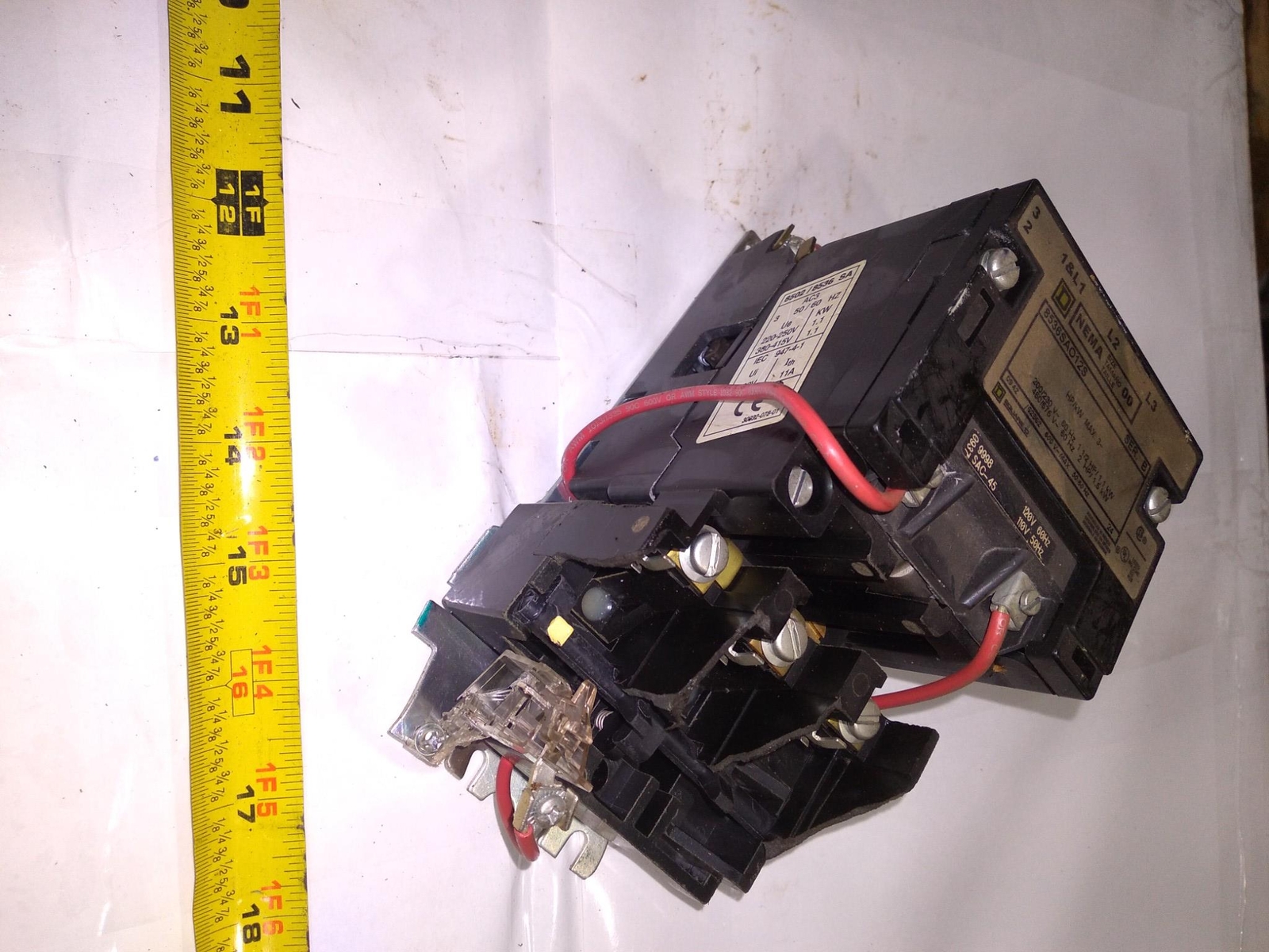 SQUARE D 8536SAO12S SER B 200-575V 60HZ 1 1/2-2HP 1.1-1.5KW