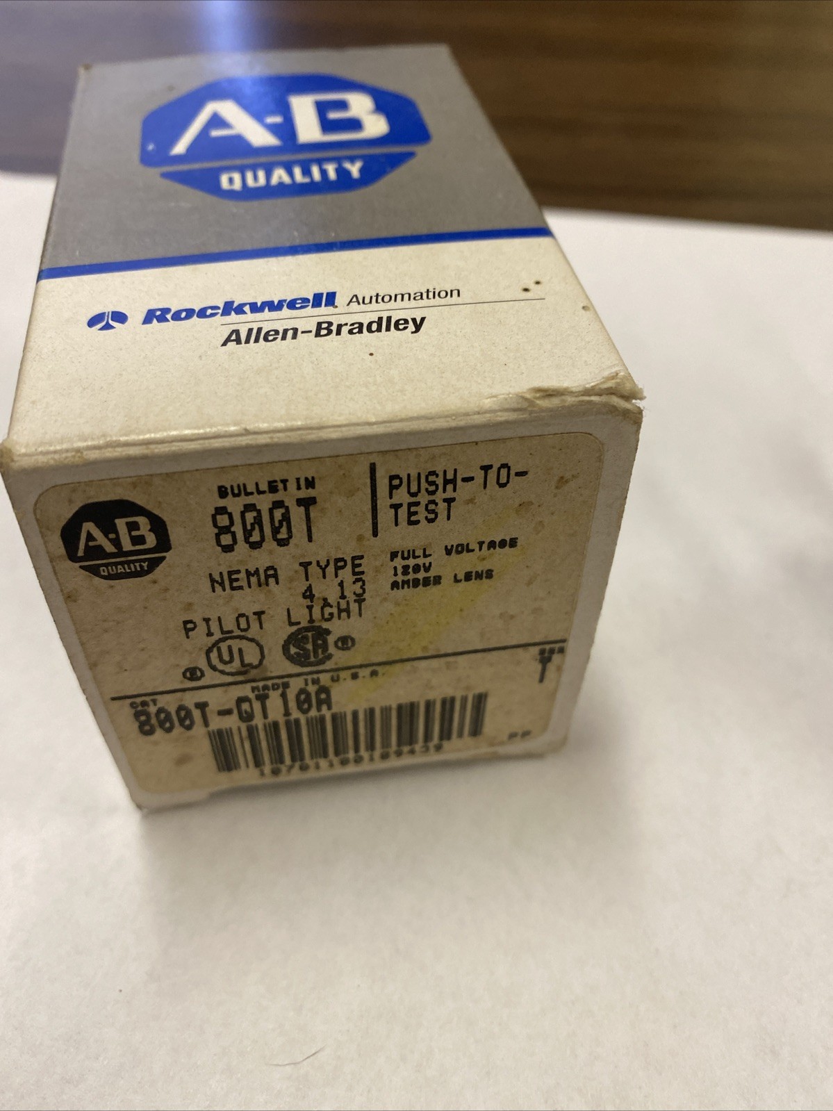 NEW IN BOX AMBER PILOT LIGHT 800T-QT10A Amber