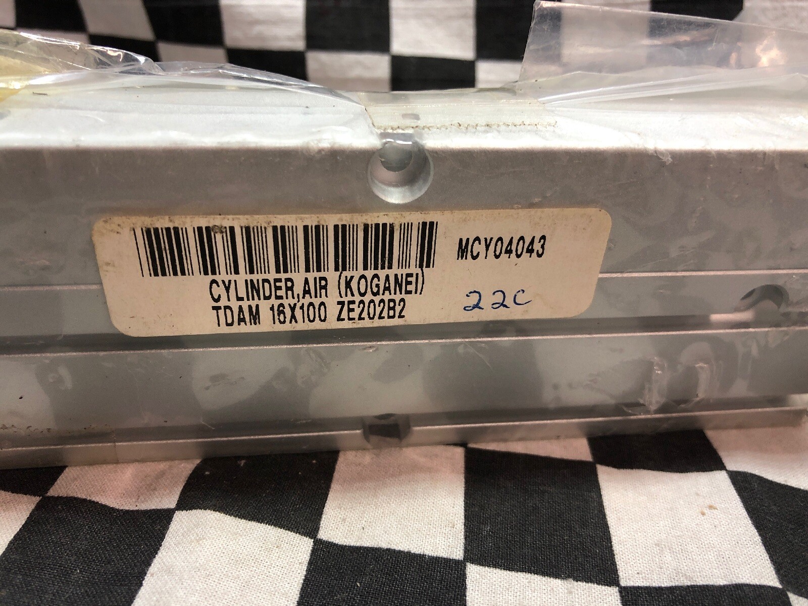 Koganei Air Cylinder with sensor ZE200B2, TBDAM16x100, TBDAM16 X 100 Shipsameday