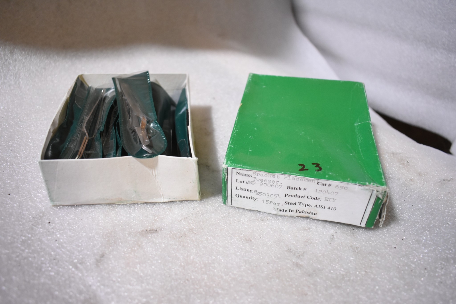 BRACKET PLACEMENT TWEEZERS 650, MADE IN PAKISTAN (LOT OF 15)