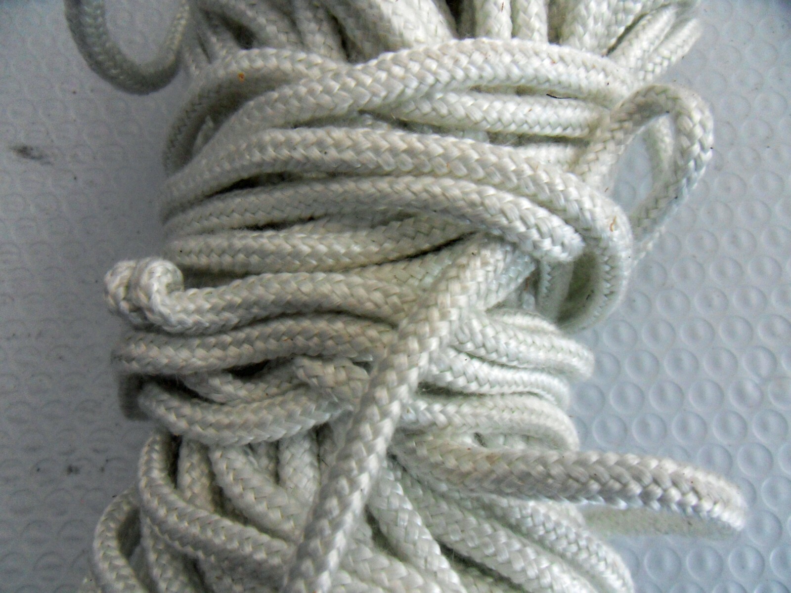 Made in USA 6′ Long 1/4″ Diam Fiberglass Rope Gasketing White Free US Ship
