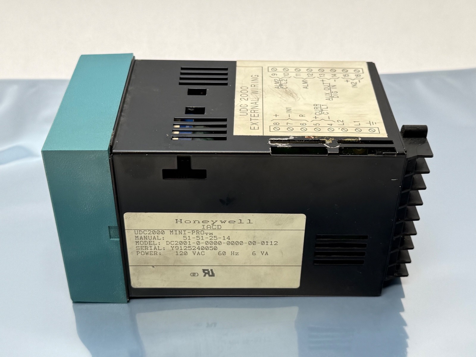 Honeywell UDC2001-0-0000-0000-00-0112 Temperature Controller UDC2000 Mini-Pro