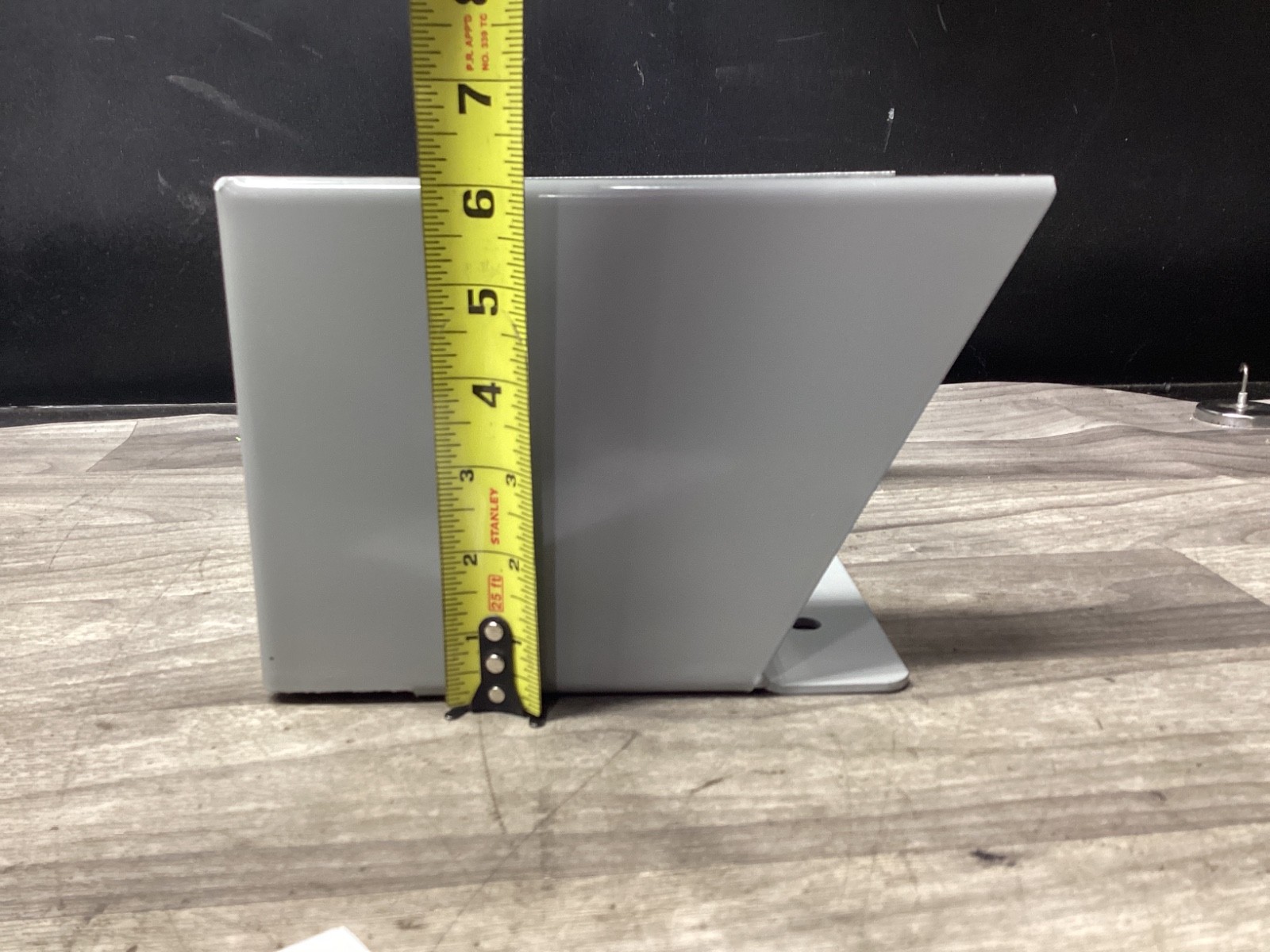 LOT OF 2 NEW FLOOR STAND KIT, H: 6 x D: 8 x W: 8 #104H118PR8