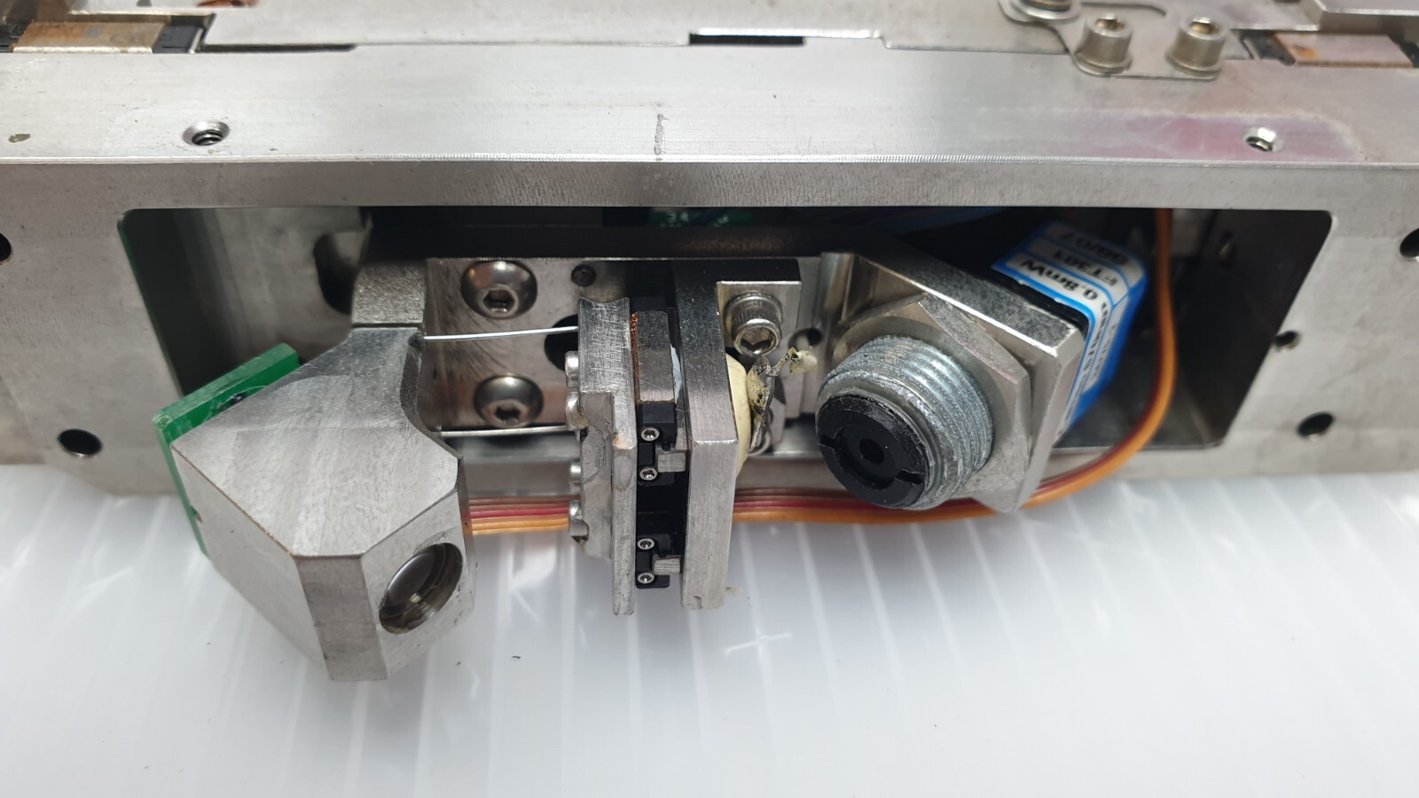 Jordan Valley Bruker ASSY with Spectra-Physics Micro-Controle TRA12CC