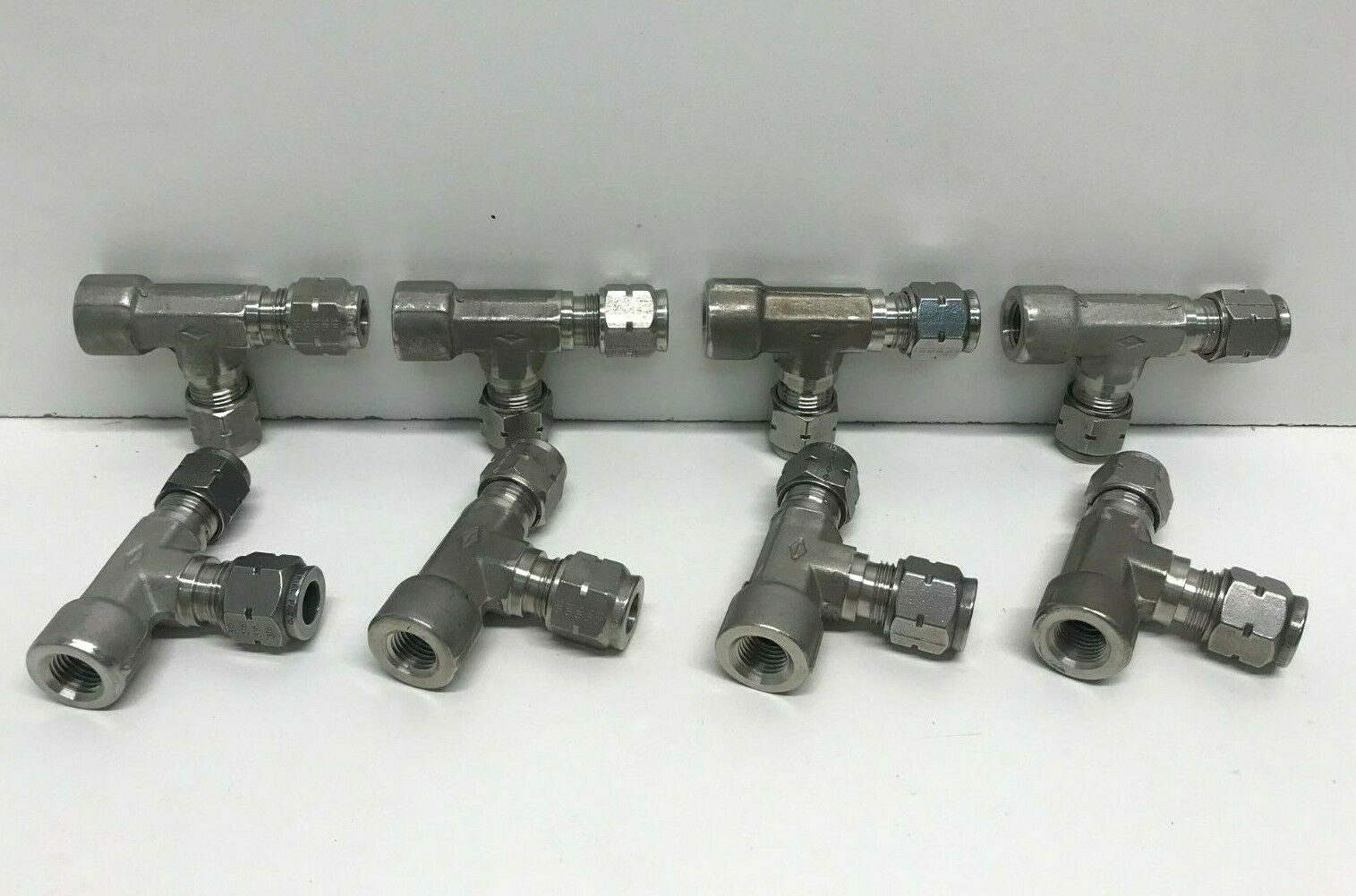 LOT OF (8) NOS! IMPERIAL 3/8″ TUBE OD X 1/4″ FNPT SS FEMALE RUN TEES 767FSS06X04