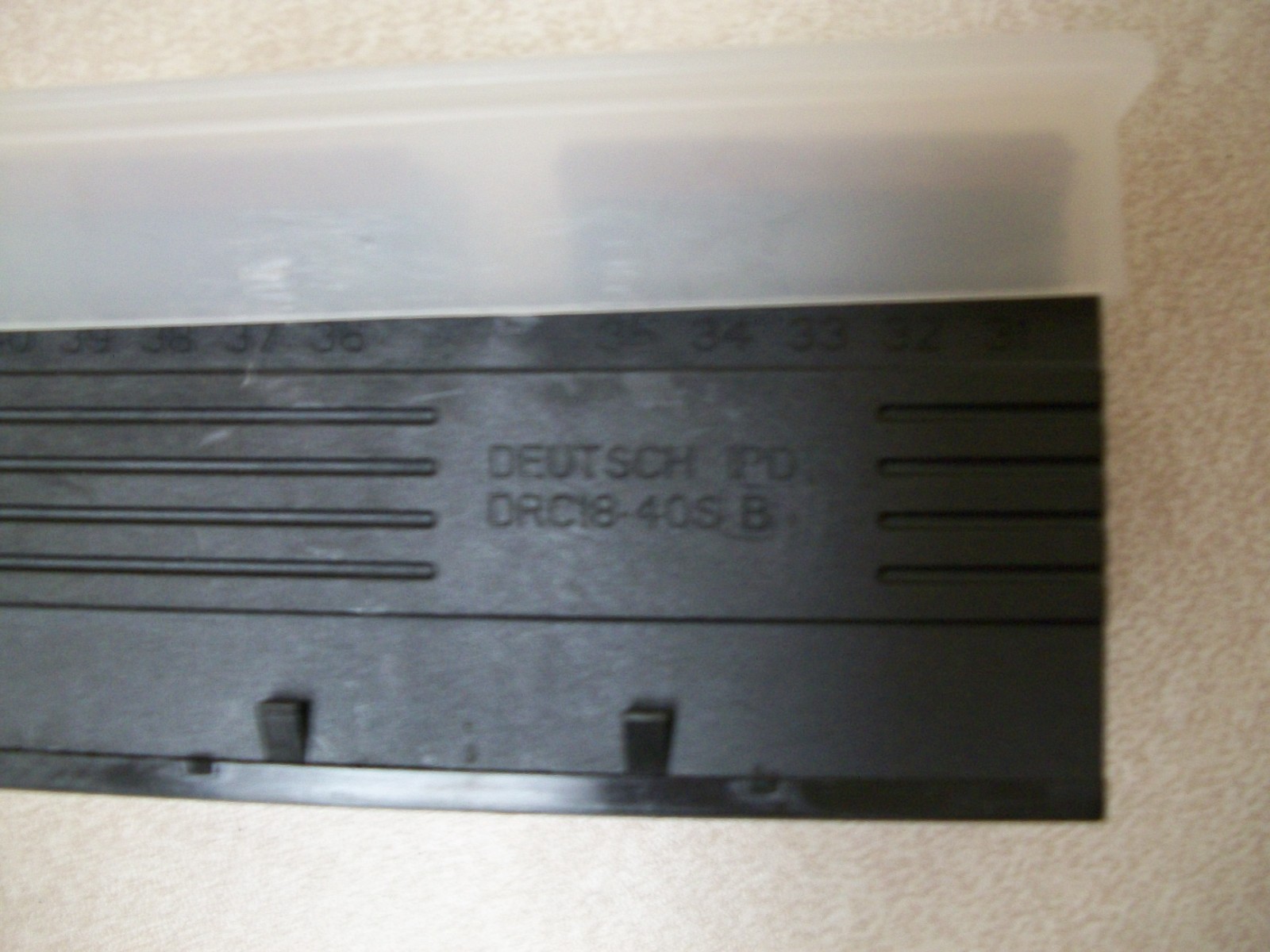 TE Connectivity / Deutsch Automotive DRC18-40SB PLG 40P BLK N B
