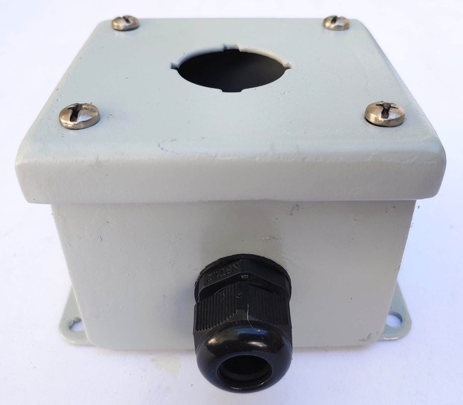 Wiegmann Hubbell PB1 Push Button Switch Enclosure 4x3x3 + 1/2″ Cord Grip USA