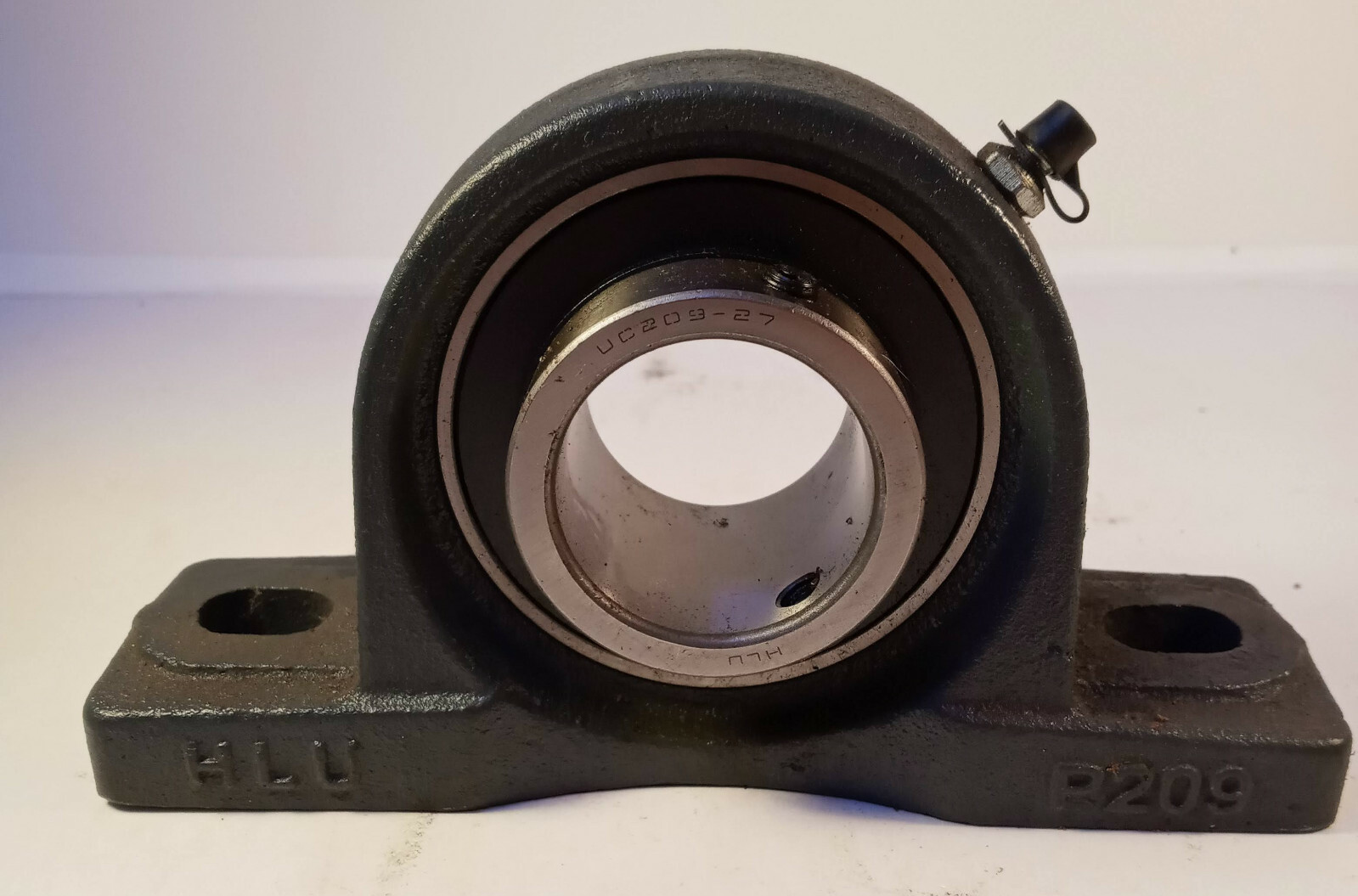 1 NEW HLU P209 PILLOW BLOCK W/ HLU UC209-27 INSERT NNB ***MAKE OFFER***