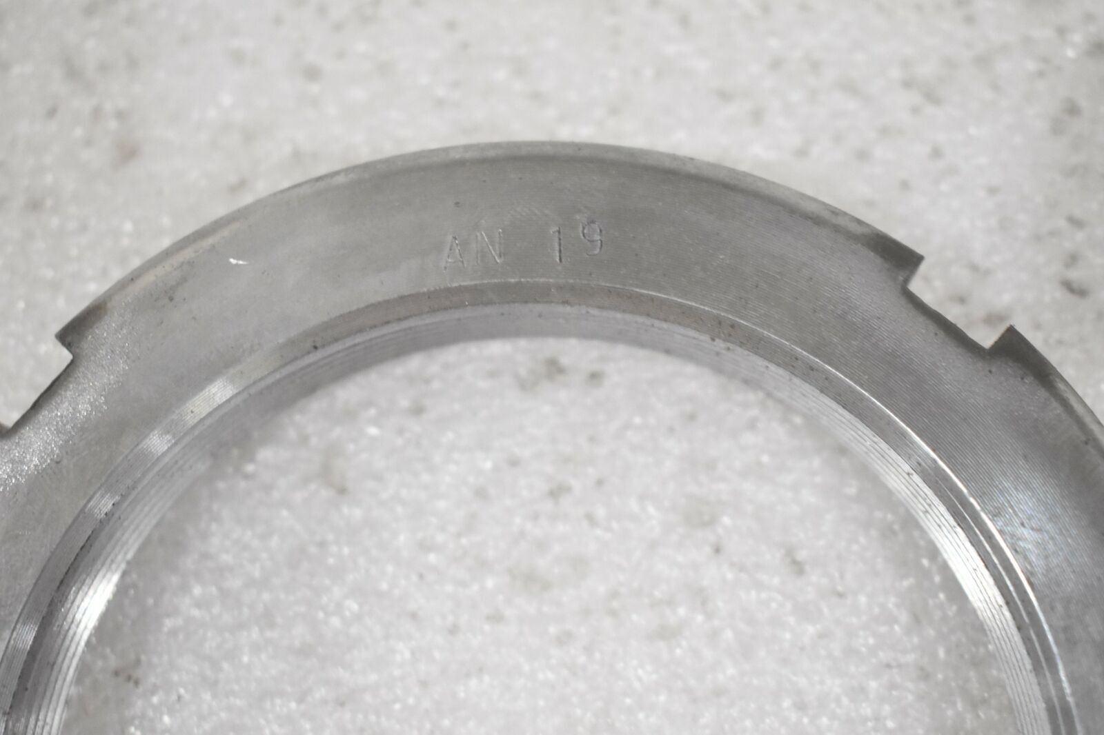 STANDARD LOCKNUT AN19 3.73-12″ THREAD SIZE, 4-15/16″ OD, 4.563″ FACE DIA.
