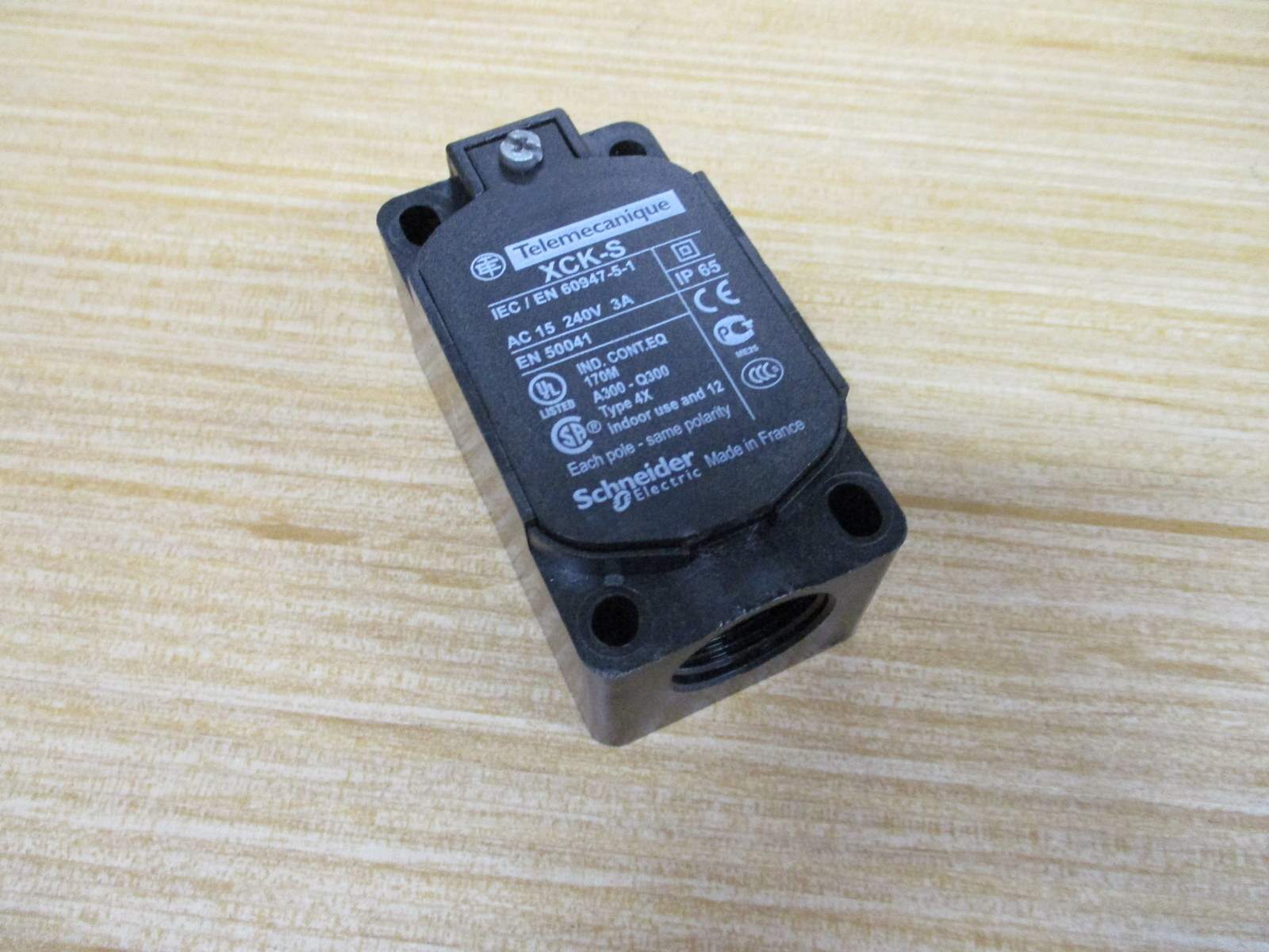 Telemecanique XCK-S Limit Switch Assy. XCKS Body Only