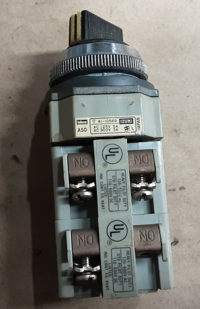 Idec ASN 41-10569 Selector Switch ASN4110569 #2014J6