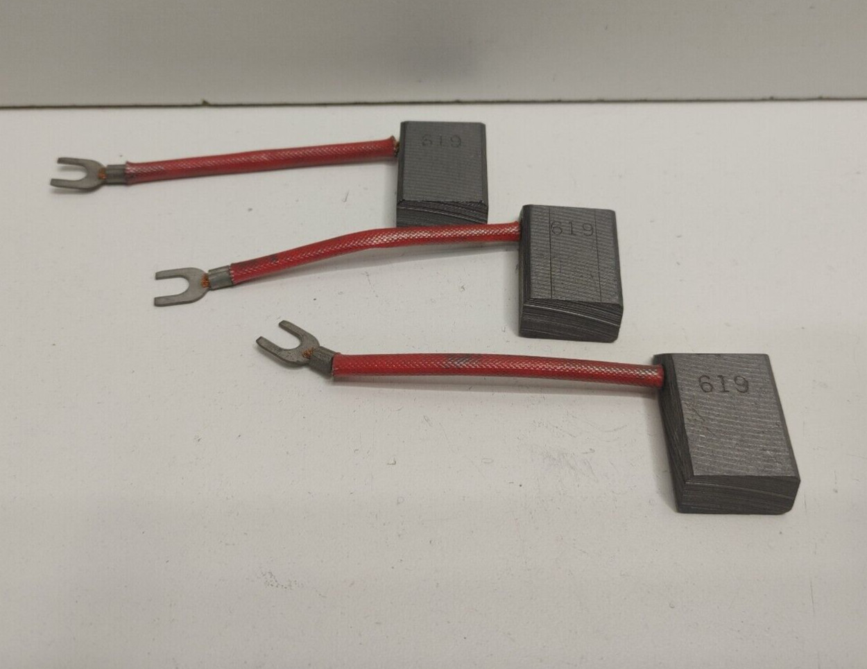 LOT OF 3 NEW OLD STOCK! HELWIG 1-1/4″ X 3/4″ X 3/8″ CARBON BRUSHES 13-377512