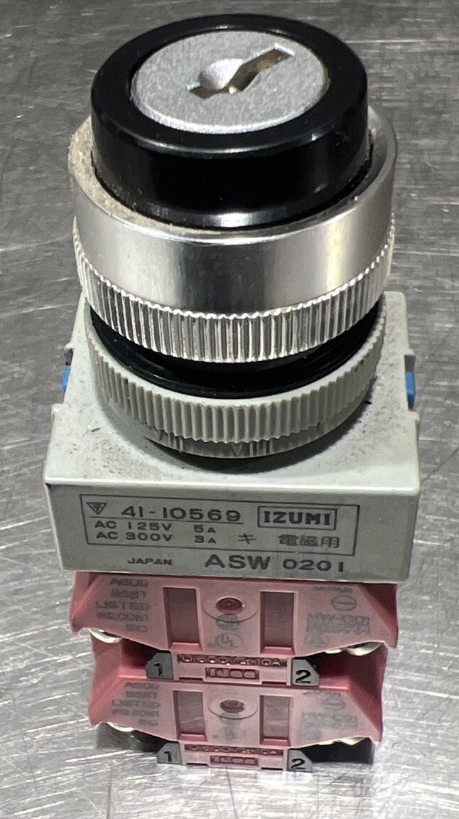 Nos Surplus IZUMI 2-POSITION KEYED SELECTOR SWITCH 41-10569. No Key