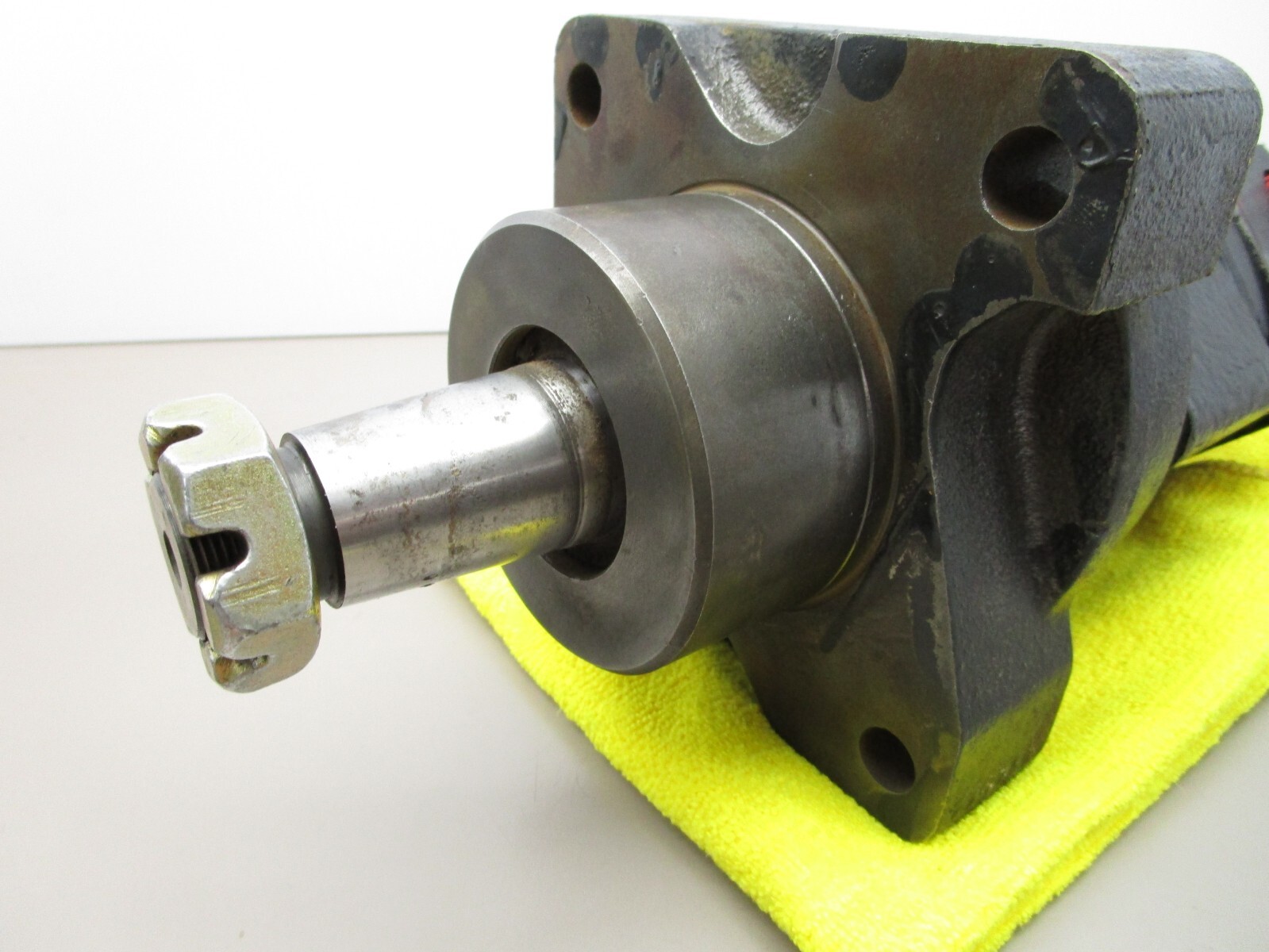 White Hydraulics HB1857537DP Hydraulic Motor 293.07cc *For Parts or Repair*