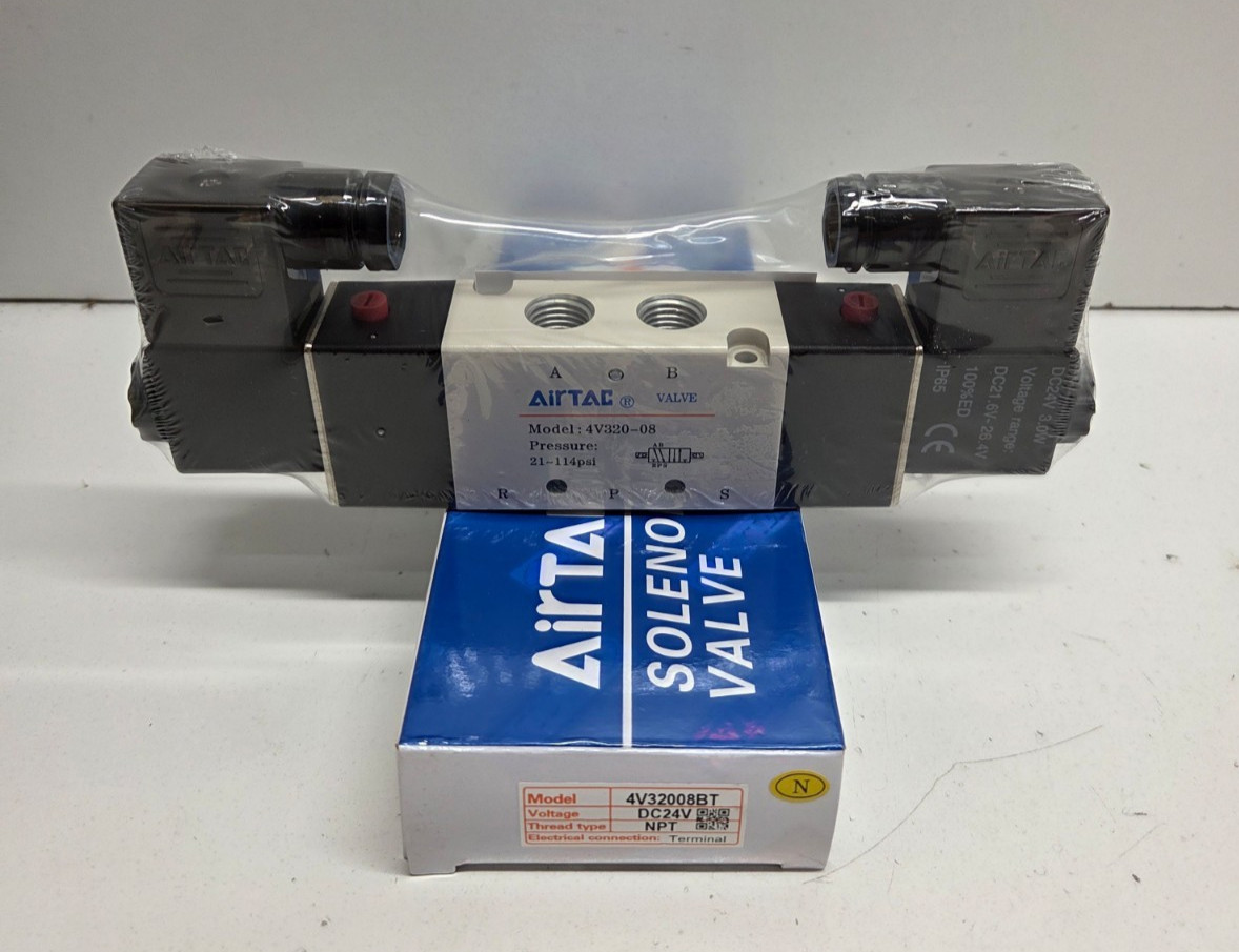 NEW IN BOX! AIRTAC 24V 5/2 WAY 1/4″ PORTS SOLENOID VALVE 4V32008BT