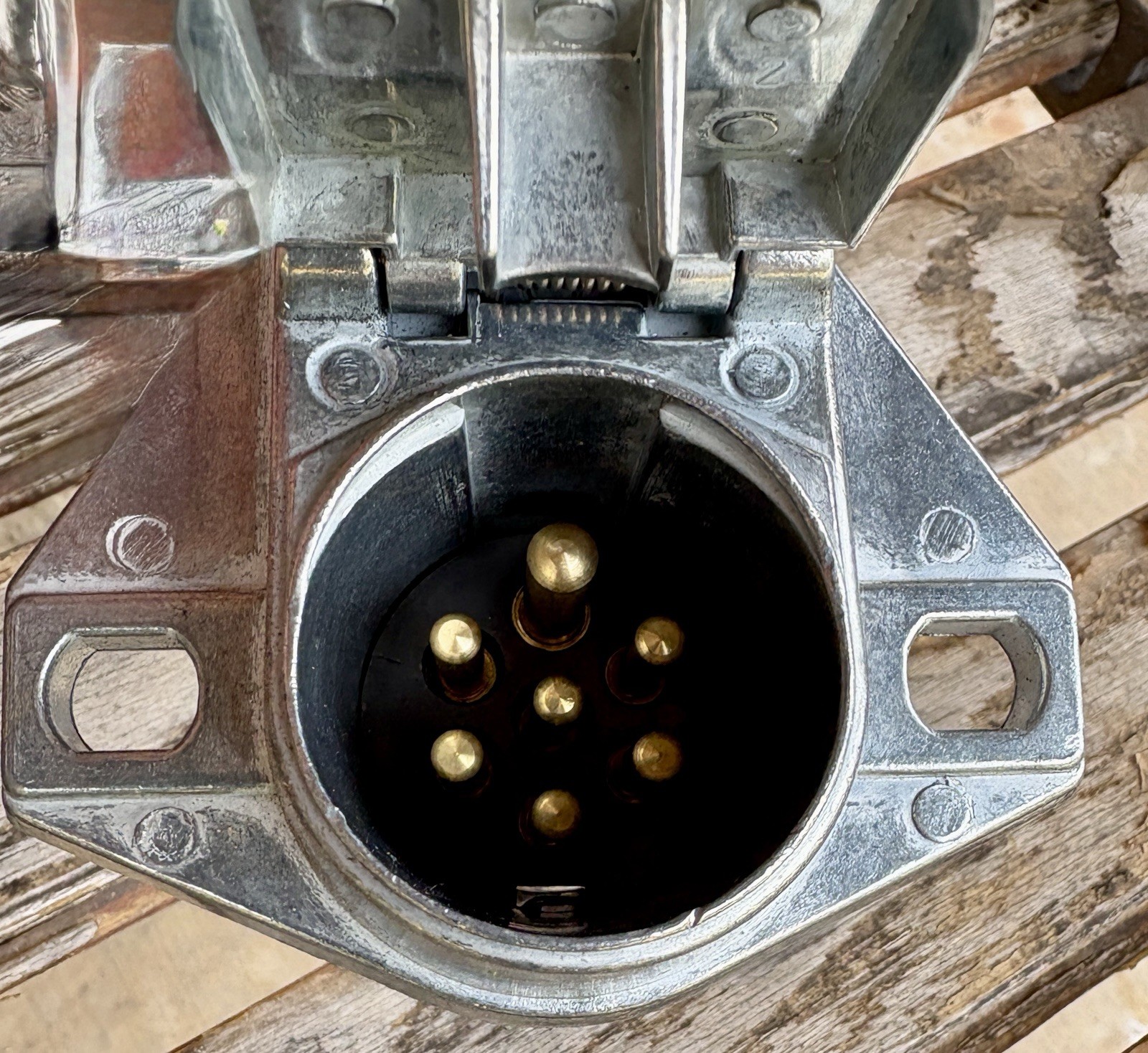 Pollak 7-Way Connector Socket, 11-720EP, Die Cast With Solid Pins Packaged