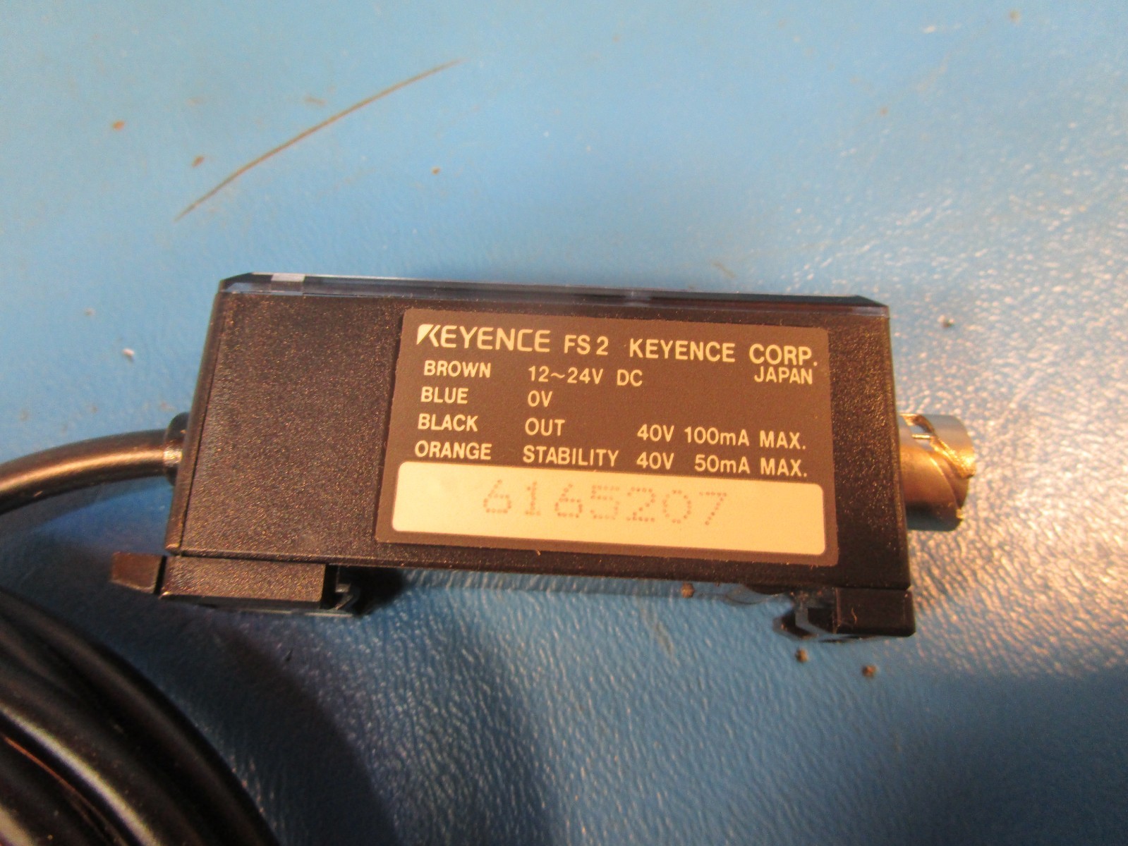 Keyence FS2-60, SENSOR AMPLIFIER, FIBER, Cable W/ Bracket, PHOTOELECTRIC