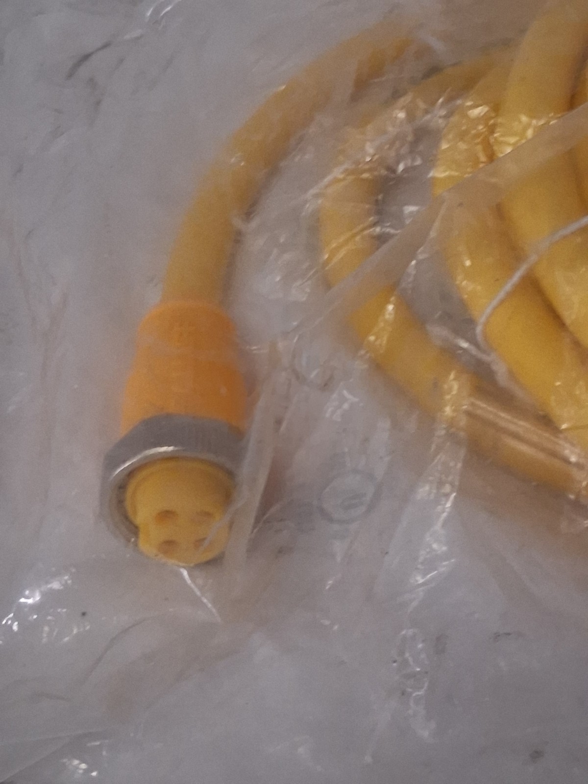 BALLUFF BCC A314-A314-30-304-VX44W6-050 (BCC091N) CORDSET 300V 10A 4 PIN M/F NIB