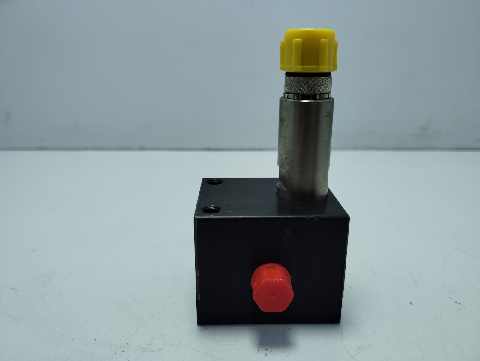 Ultrasensor 1655308-V2 With Assalub M17199 Flow Transmitter