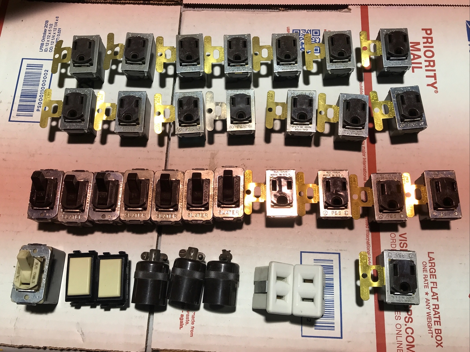 Switches Lot Of 34 Pcs SLATER PASS SEYMOUR QUIET 15A 120-277 VAC (936)