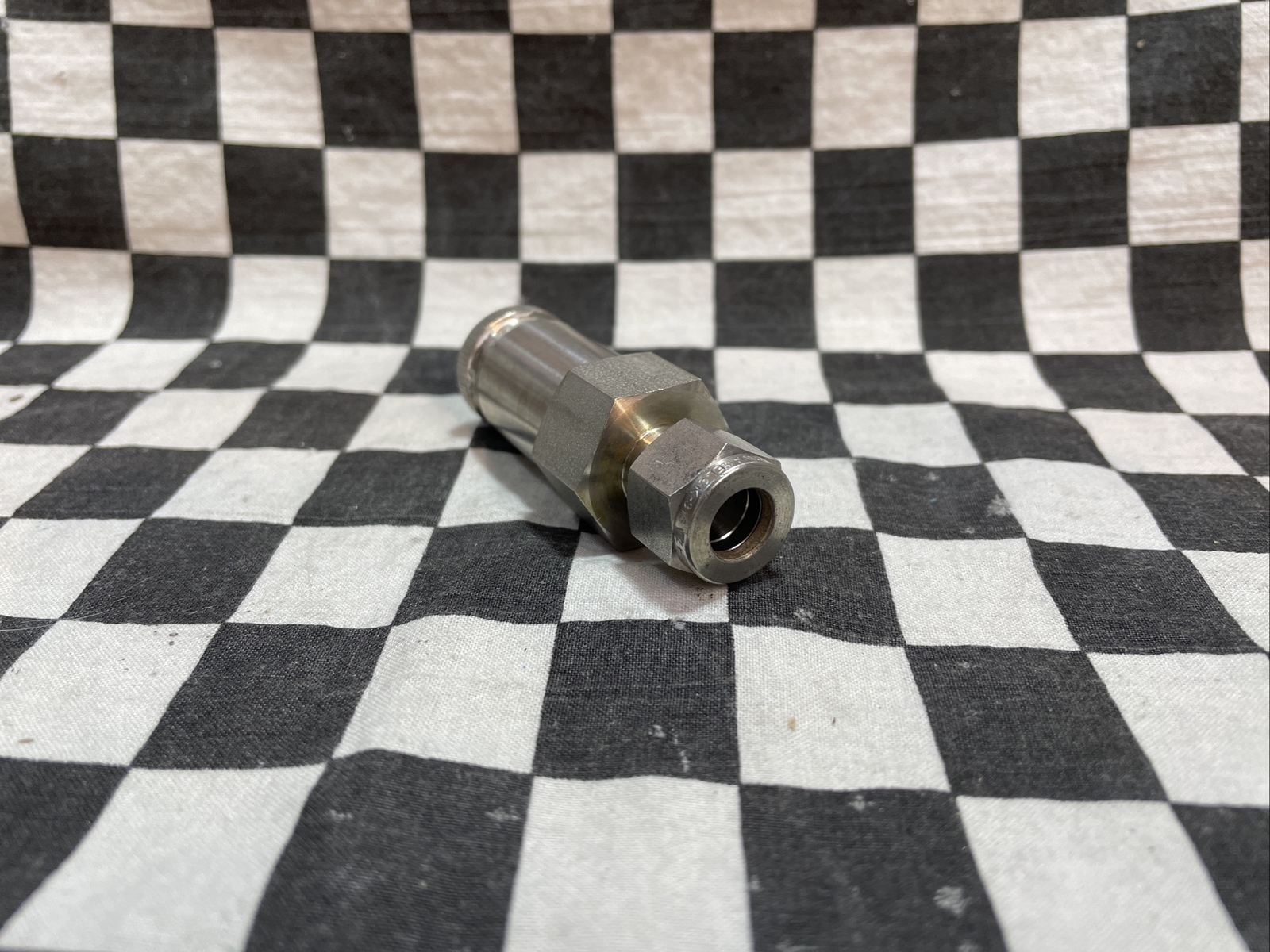 SWAGELOK QUICK CONNECT 3/8″ COMP, SS-QTM2-S-600, SHIPSAMEDAY#F31B