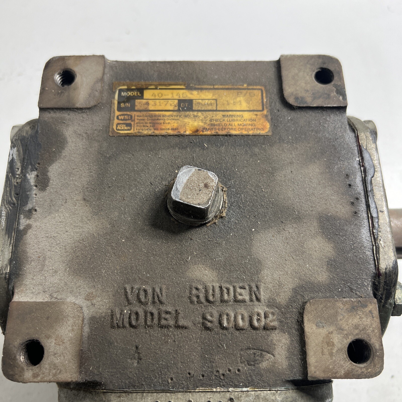 VON RUDEN 90002 GEAR REDUCER TEE * USED * 40-146 s/n 43172 DT.338 1:1 E/G