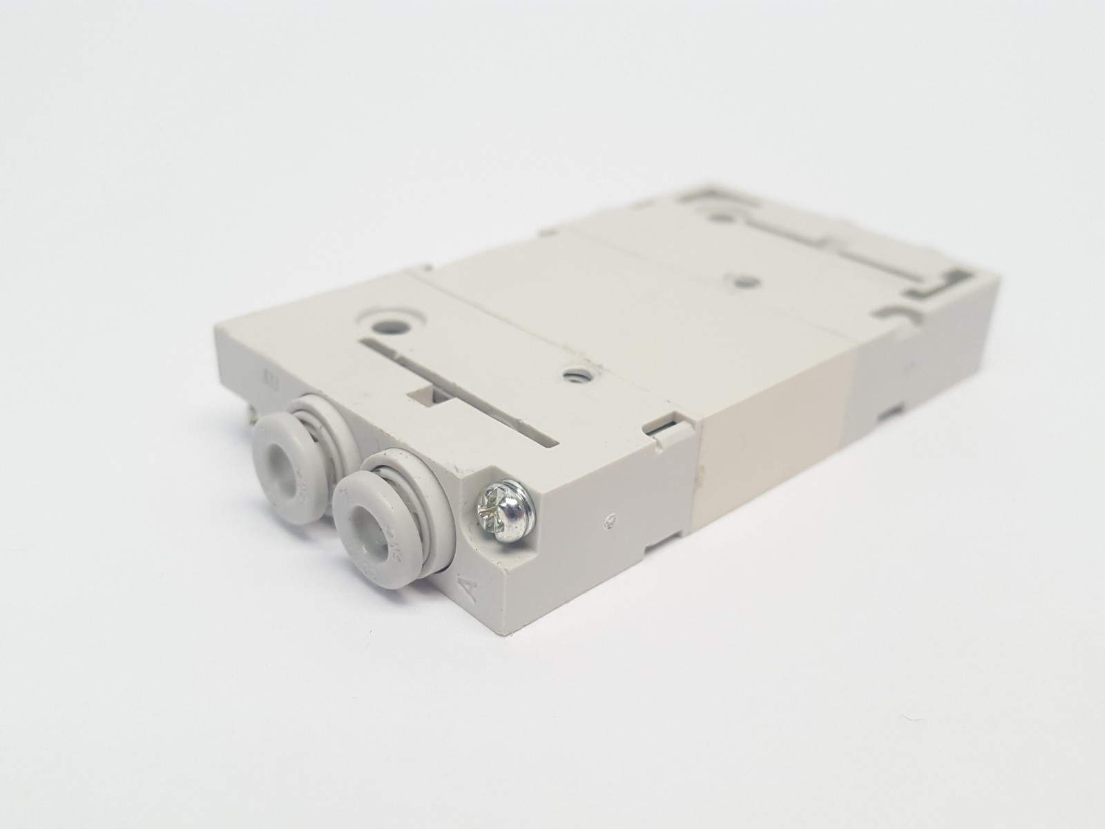 SMC VQ1000-FPG-C4C4-F Check Block Perfect Double 4mm Fittings
