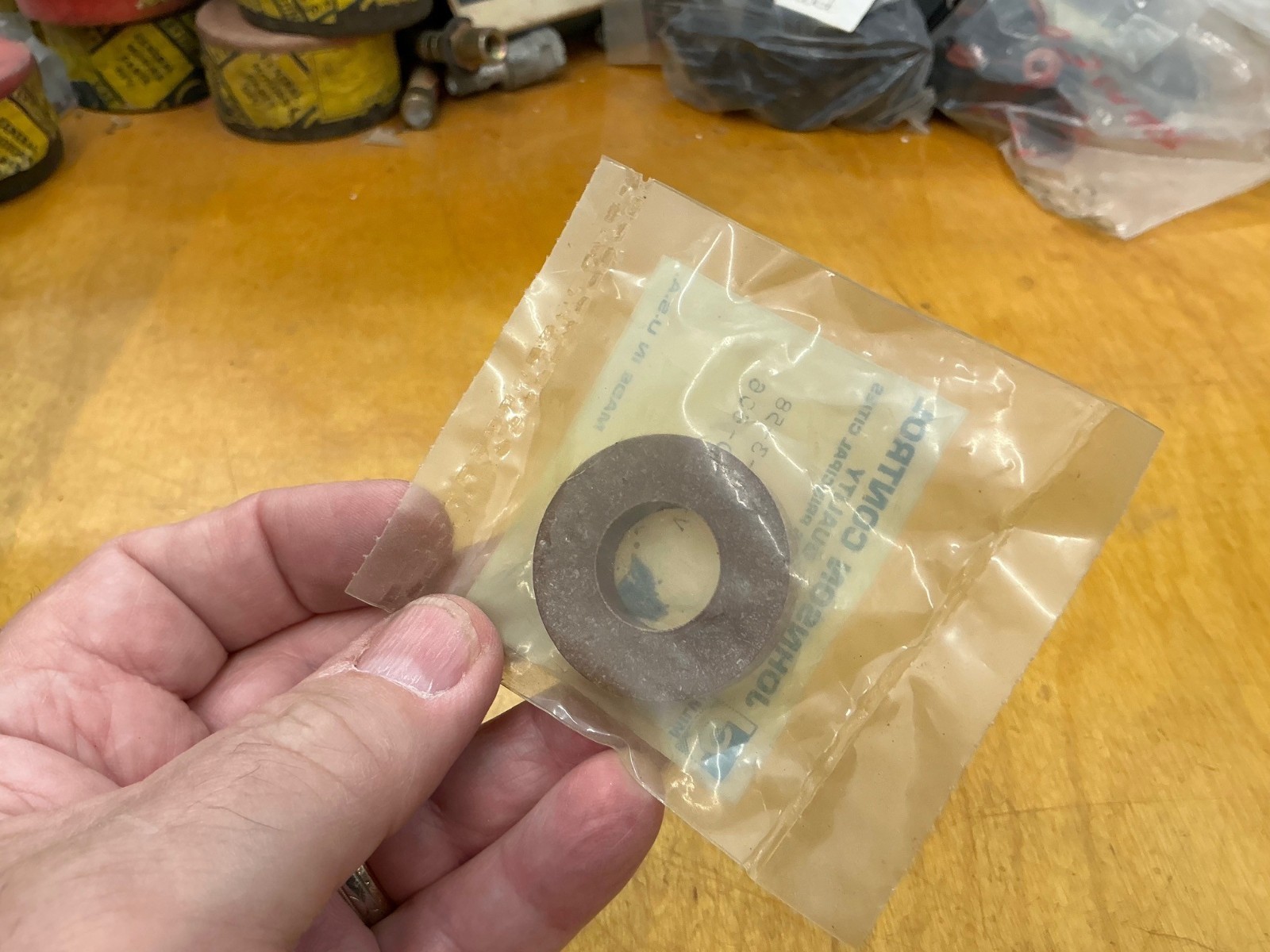 JOHNSON CONTROLS# V-3020-606 1 1/4″ VALVE DISC – NOS, OEM PART