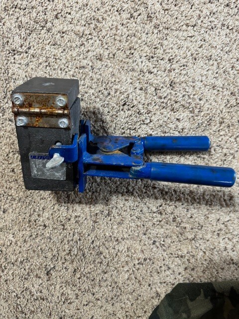 ULTRAWELD PT2S2SB with MH1 Mold Handle Clamp