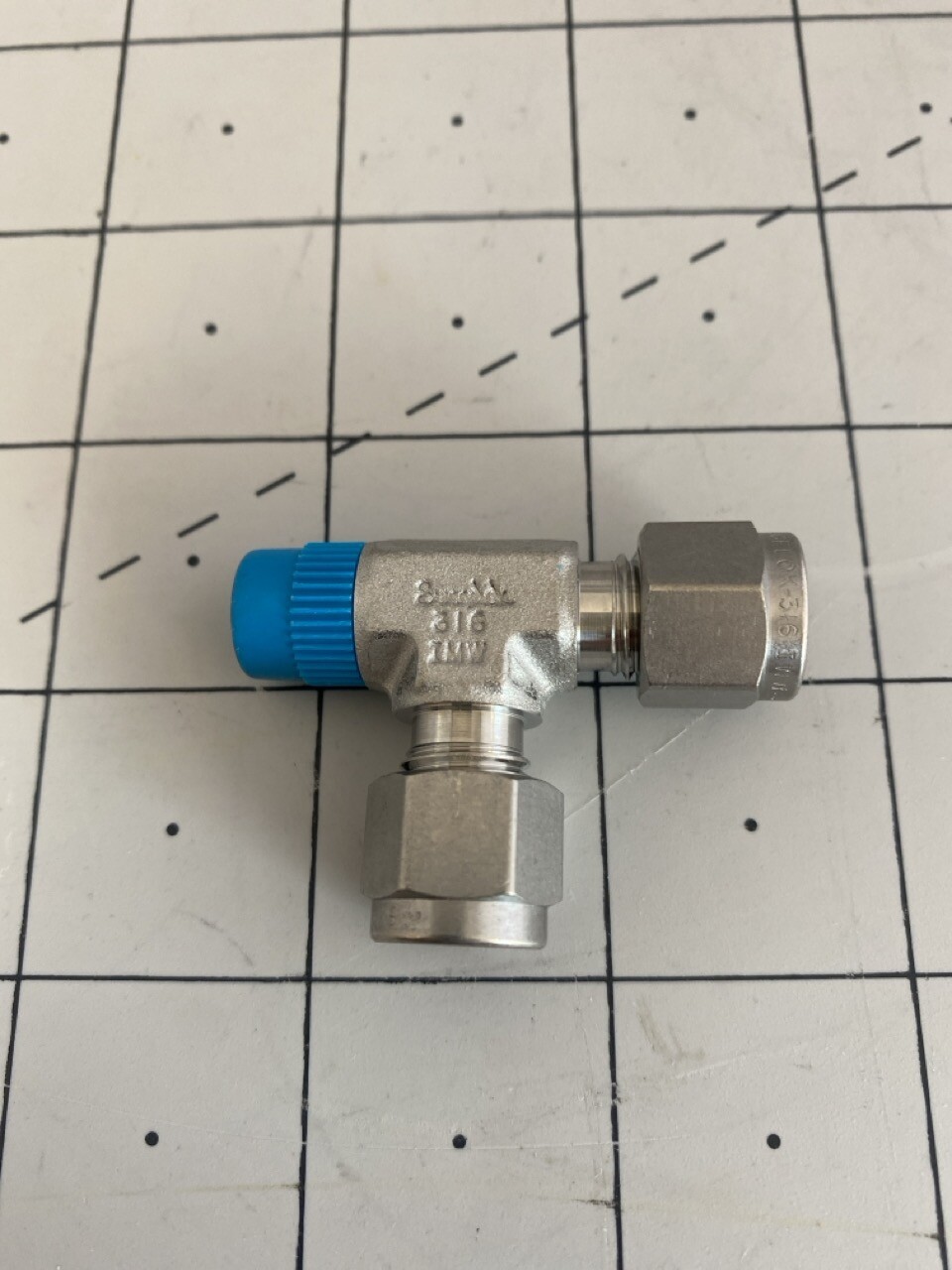Swagelok Tube Fitting, Male Run Tee PN: SS-200-3-4TMT