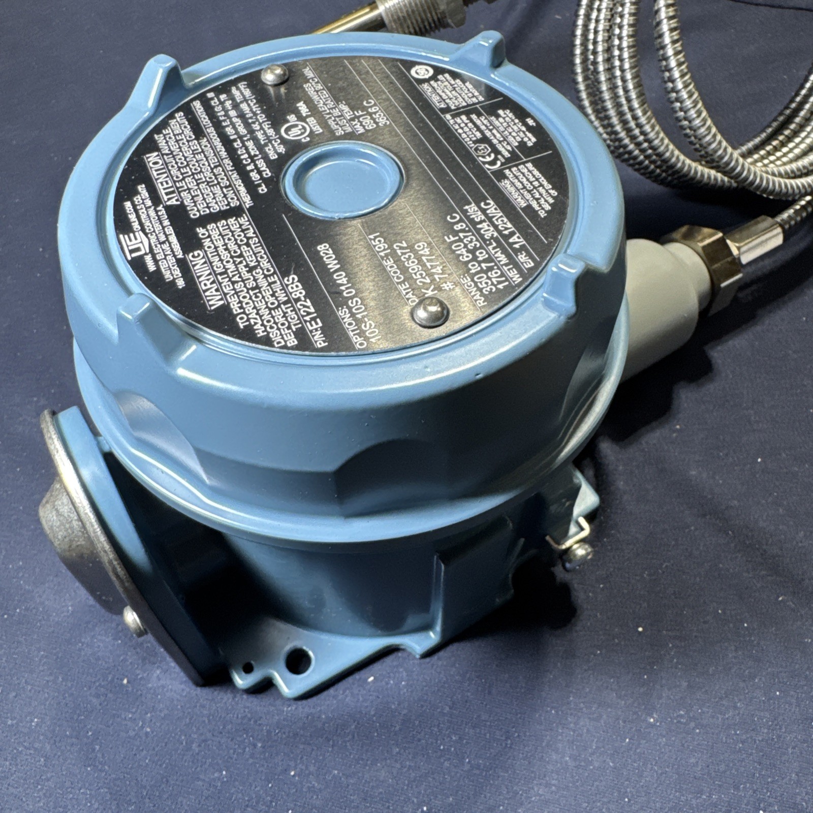 United Electric E122-8BS Temperature controller Thermostat Explosion Proof.