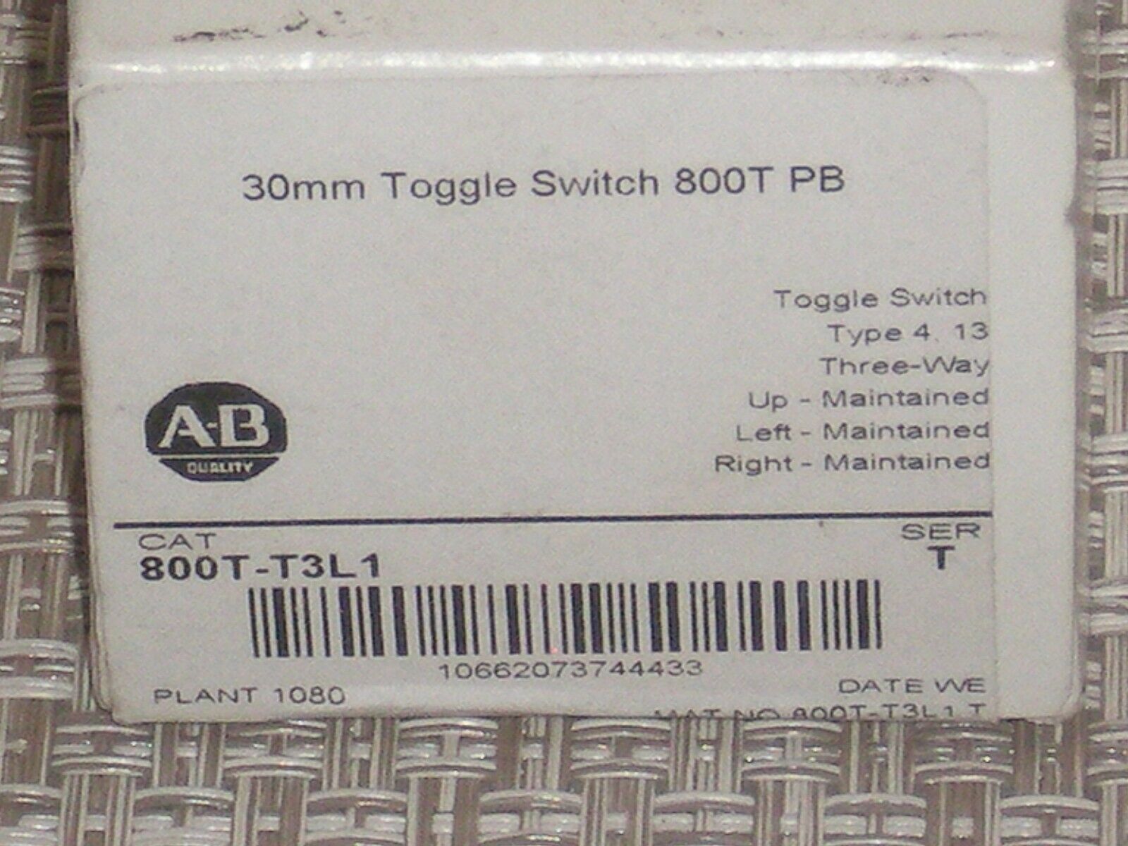 New! Allen Bradley 800T-T3L1 30mm Toggle Switch Three-Way Ser T Free Shipping