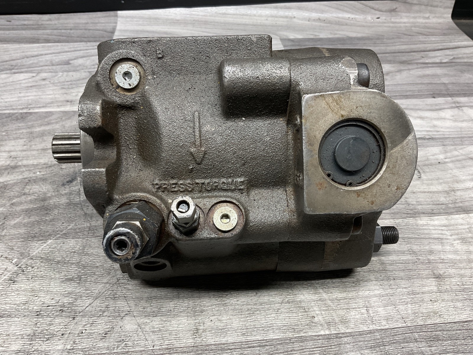 Parker – Variable Volume Piston Pump – PAVC33R42W26 #301A150PR2