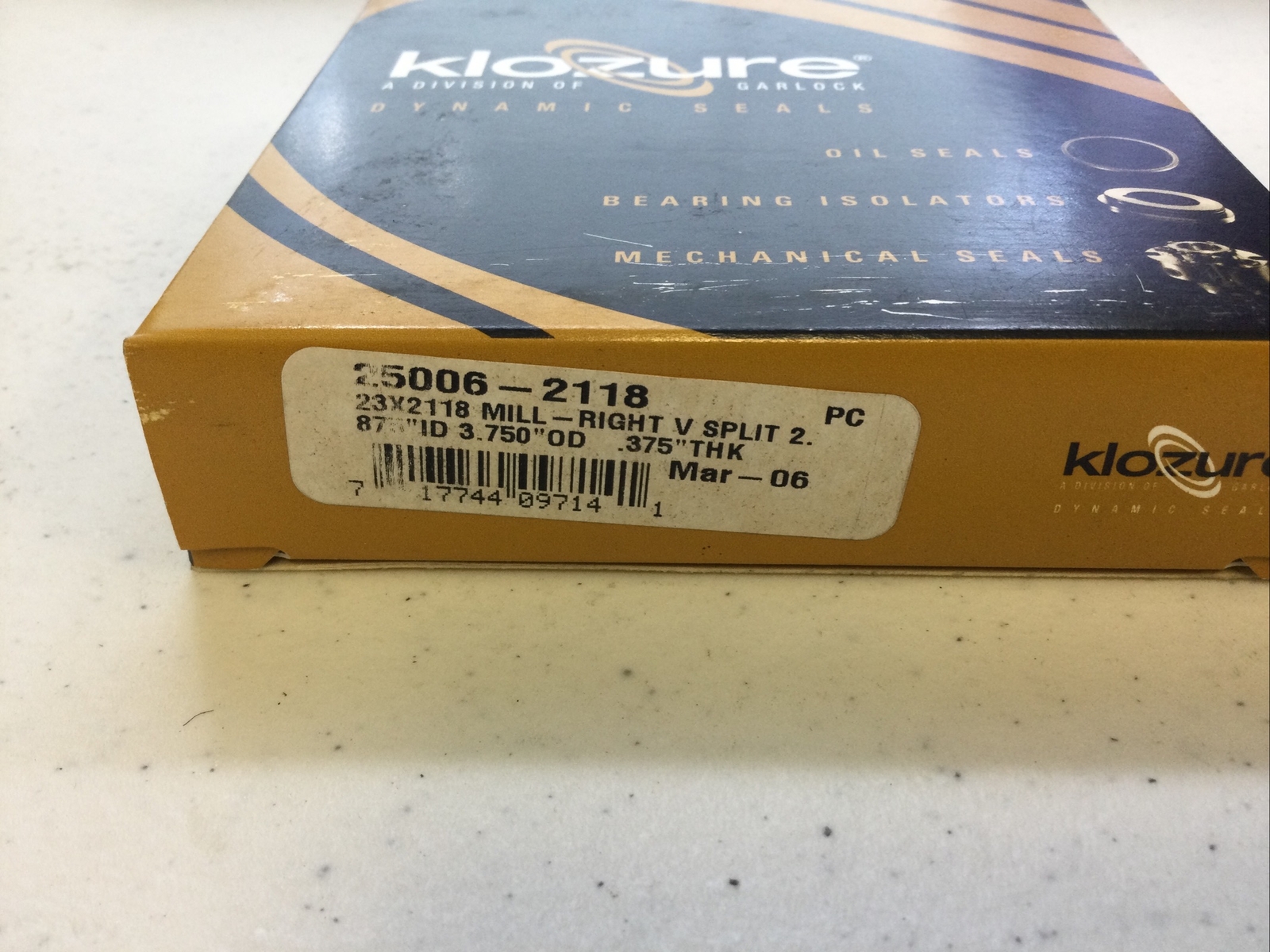 NEW GARLOCK-KLOZURE 25006-2118 DYNAMIC OIL SEAL, 23X2118, FREE SHIPPING