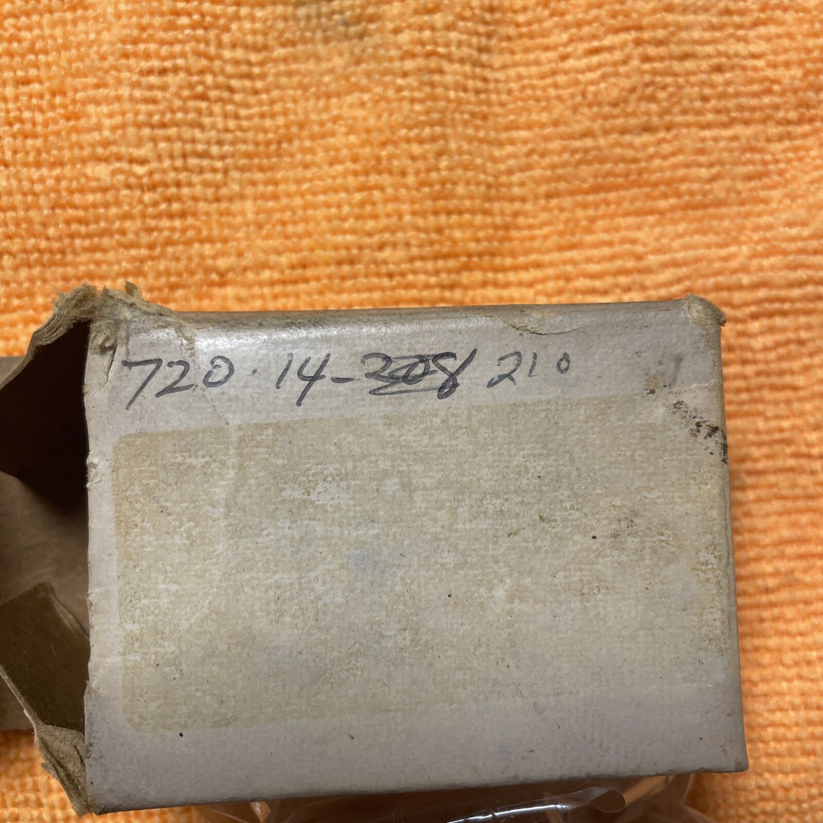 Vickers Seat. Part number 245975. Qty 5. Includes Boxes.