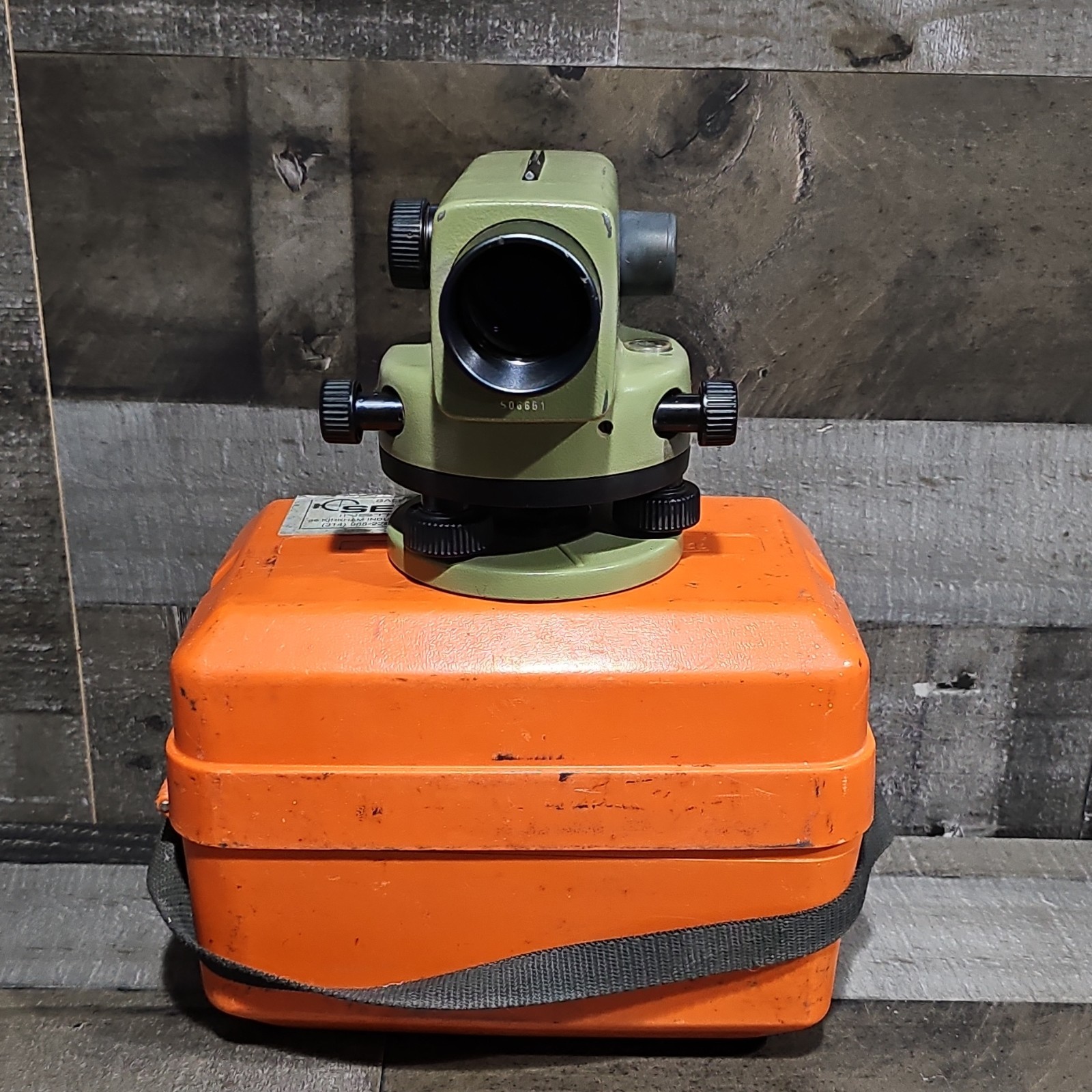 Wild Heerbrugg NA1 automatic level in working condition.