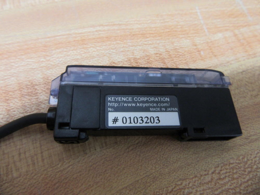 Keyence ES-M1 Amplifier Unit ESM1
