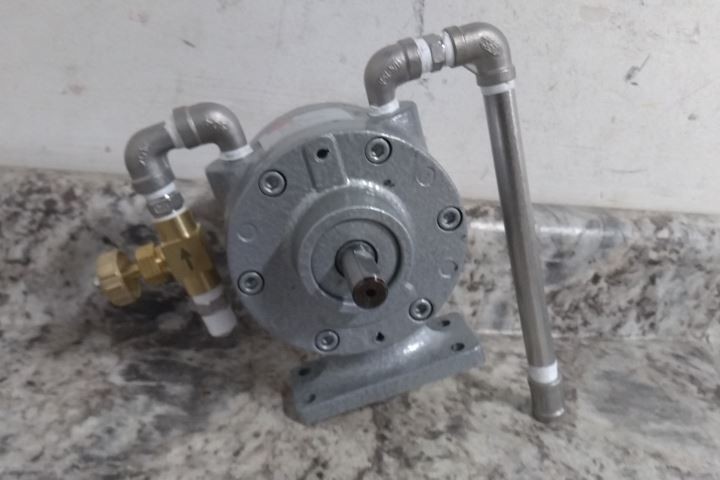 Dayton 32V127 1 HP 2,000 Max RPM 1/4 In NPT Air Inlet 36 In Shaft L Tank Mixer