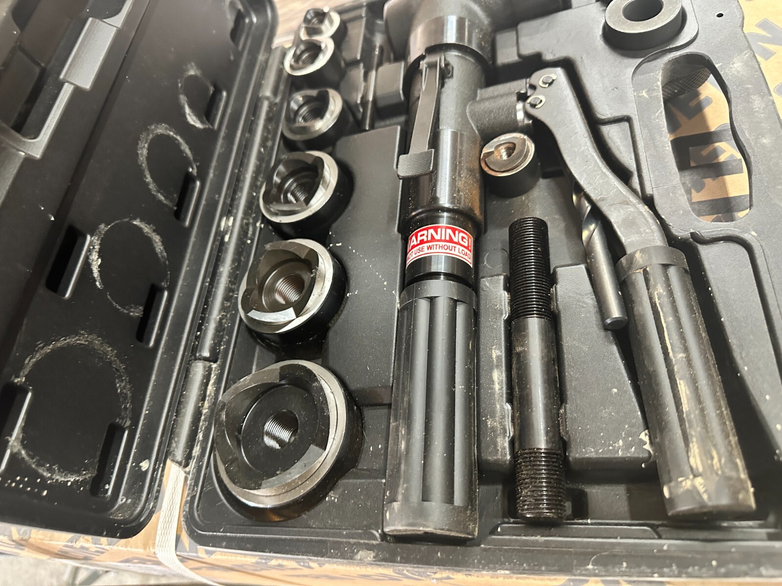 Westward 39CE85 13 Piece Hydraulic Punch Driver Set, 11 Ga.