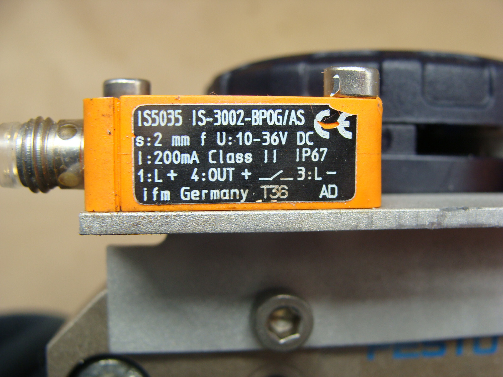 FESTO DSRL-25-180-P-FW SEMI-ROTARY DRIVE CYLINDER 30656 W/IS5035 IS-3002-BP0G/AS