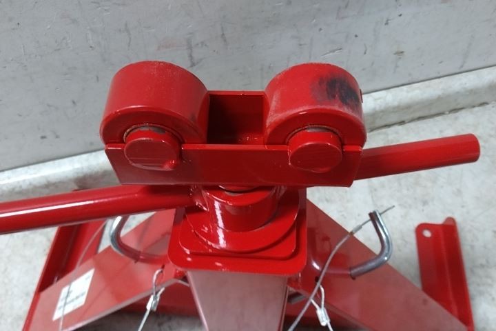 Gardner Bender TRJ-96 2500 Lb Max Capacity Red Steel Telescoping Reel Jack