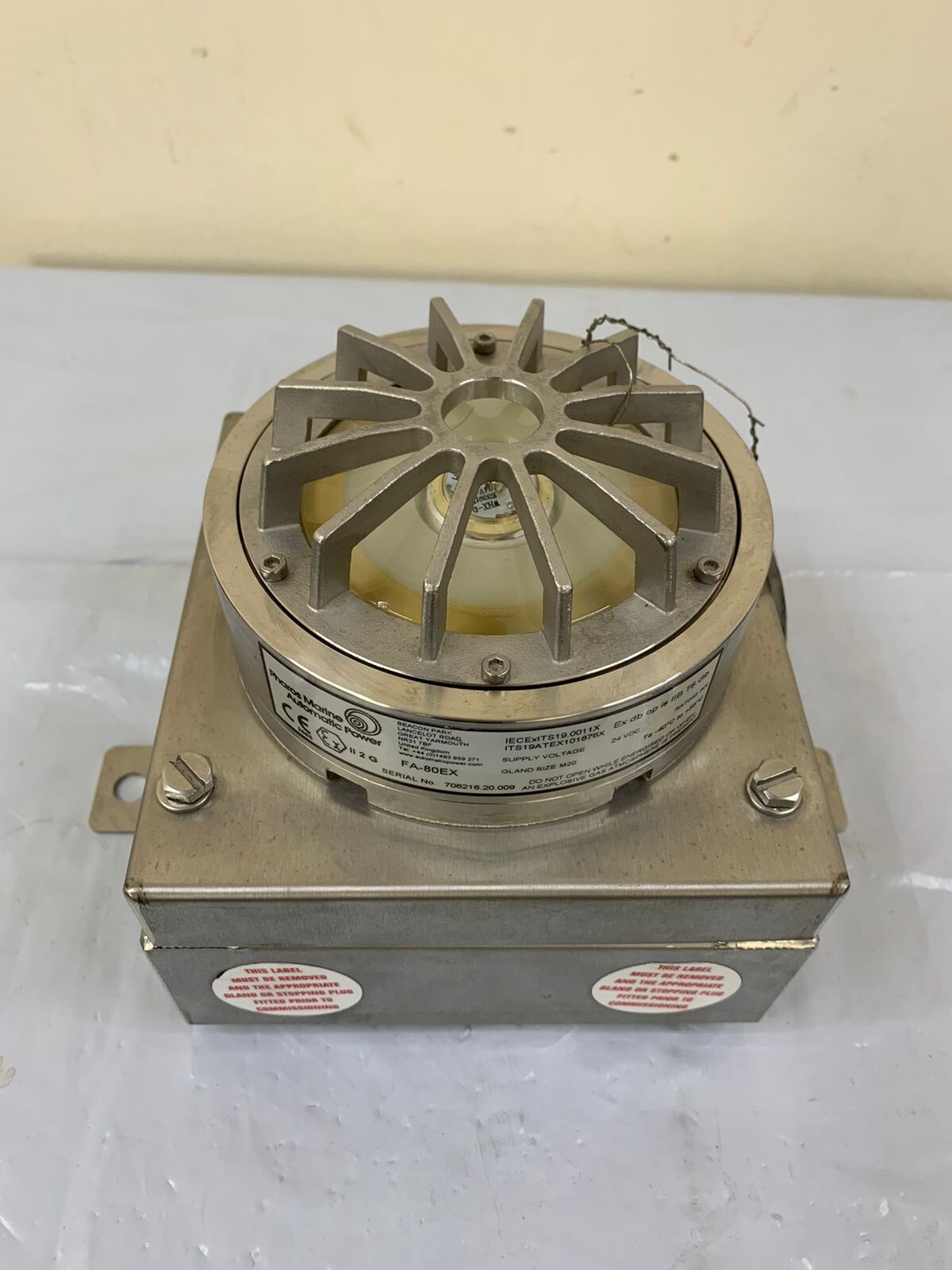 Pharos Marine Automatic Power / Helideck Perimeter Light / FA-80EX