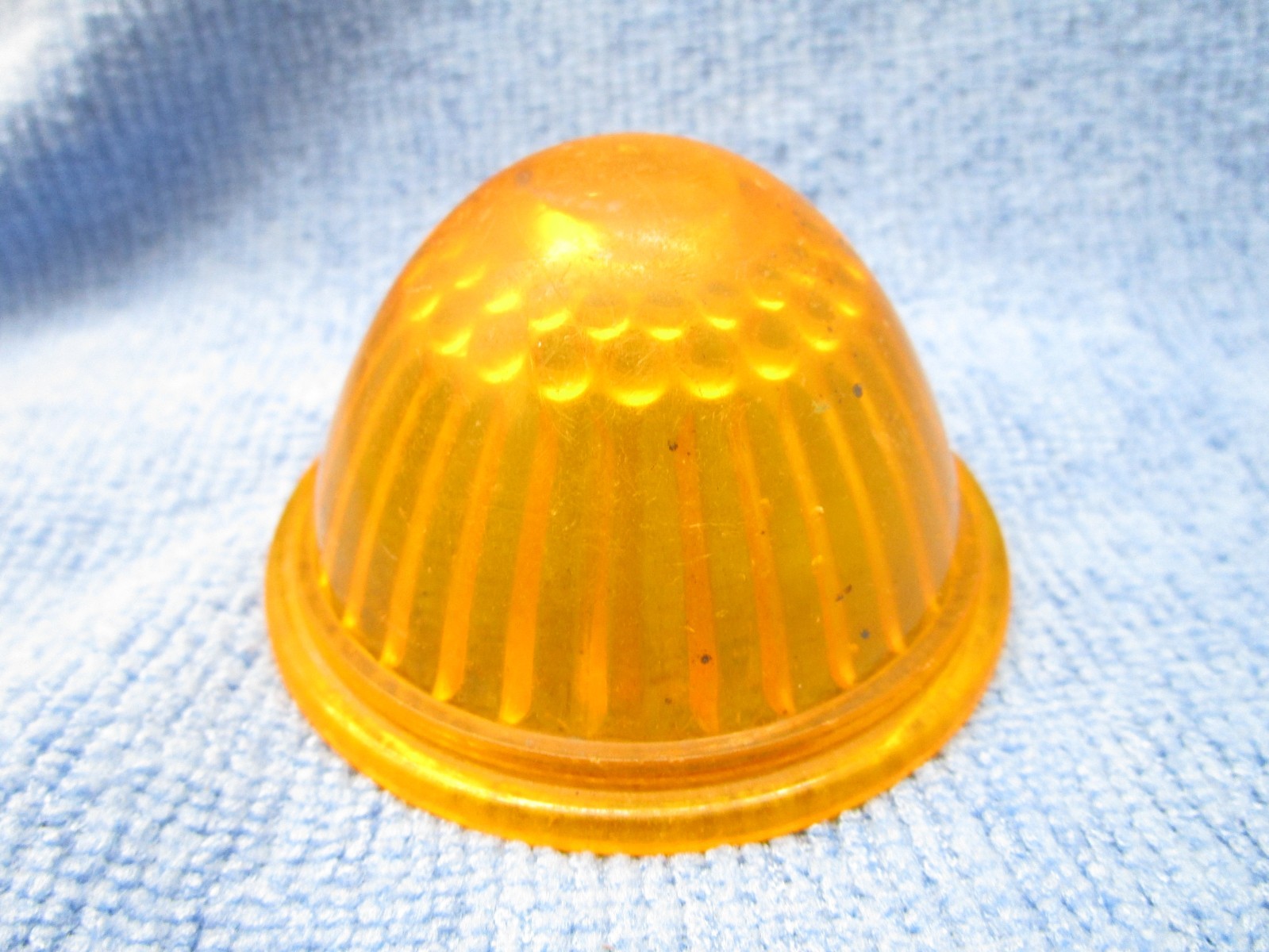 S&M 2703 Amber Clearance Light Lamp Lens 2-1/2″ OD