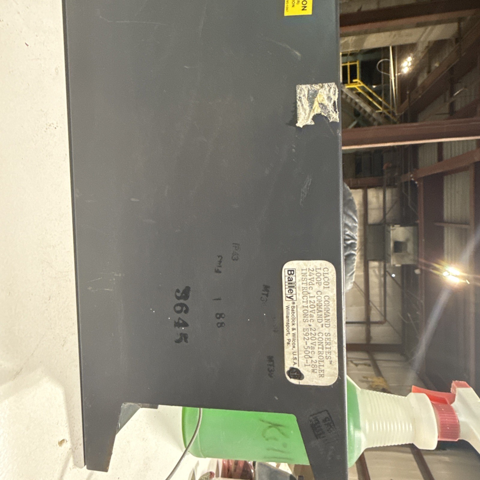 BAILEY CLC01 LOOP COMMAND CONTROLLER 24VDC 120-220VAC 28W. E92-500-1. Untested