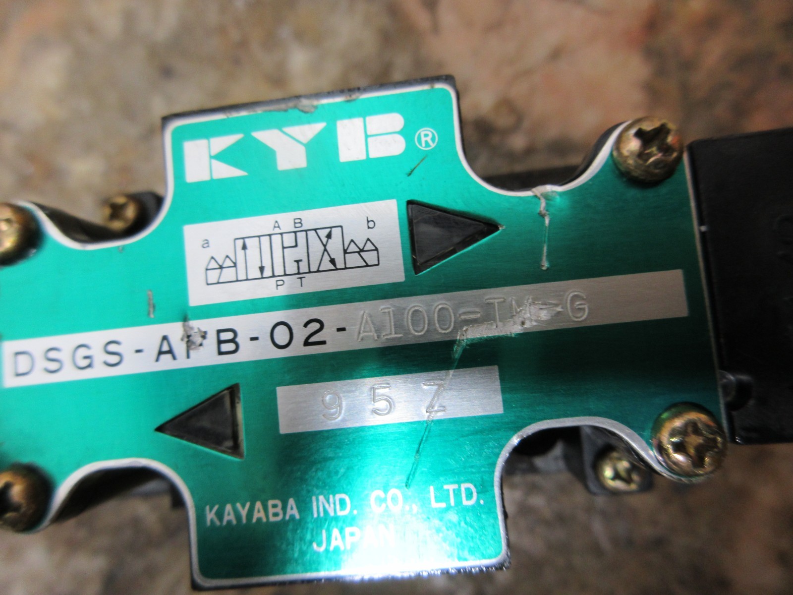 MORI SEIKI CL-25A KYB VALVE DSGS-AFB-02-A100-TM-G