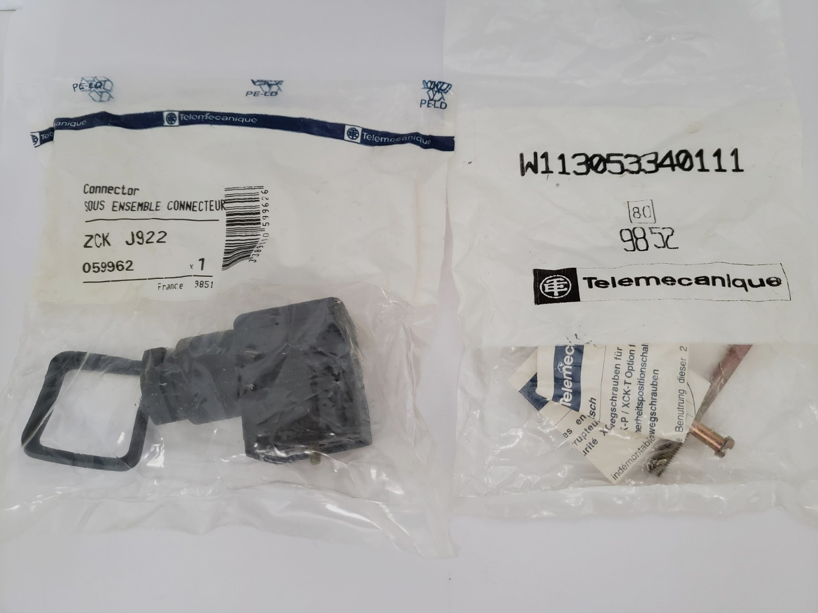 TELEMECANIQUE XCKJ5954F0-547 INTERLOCK SAFETY SWITCH 3A 240V 5 PIN NIB